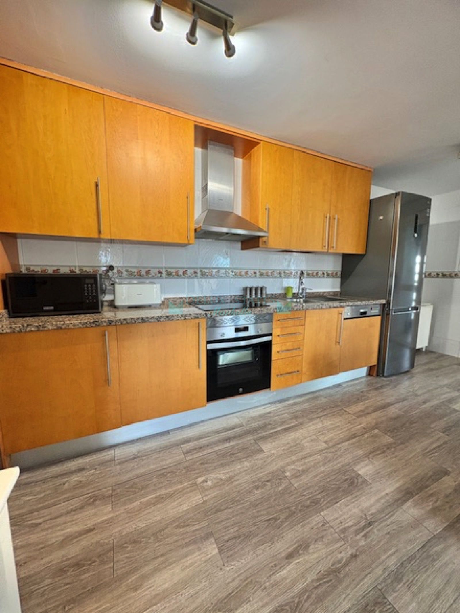 Penthouse for sale in Rio Real, Marbella East