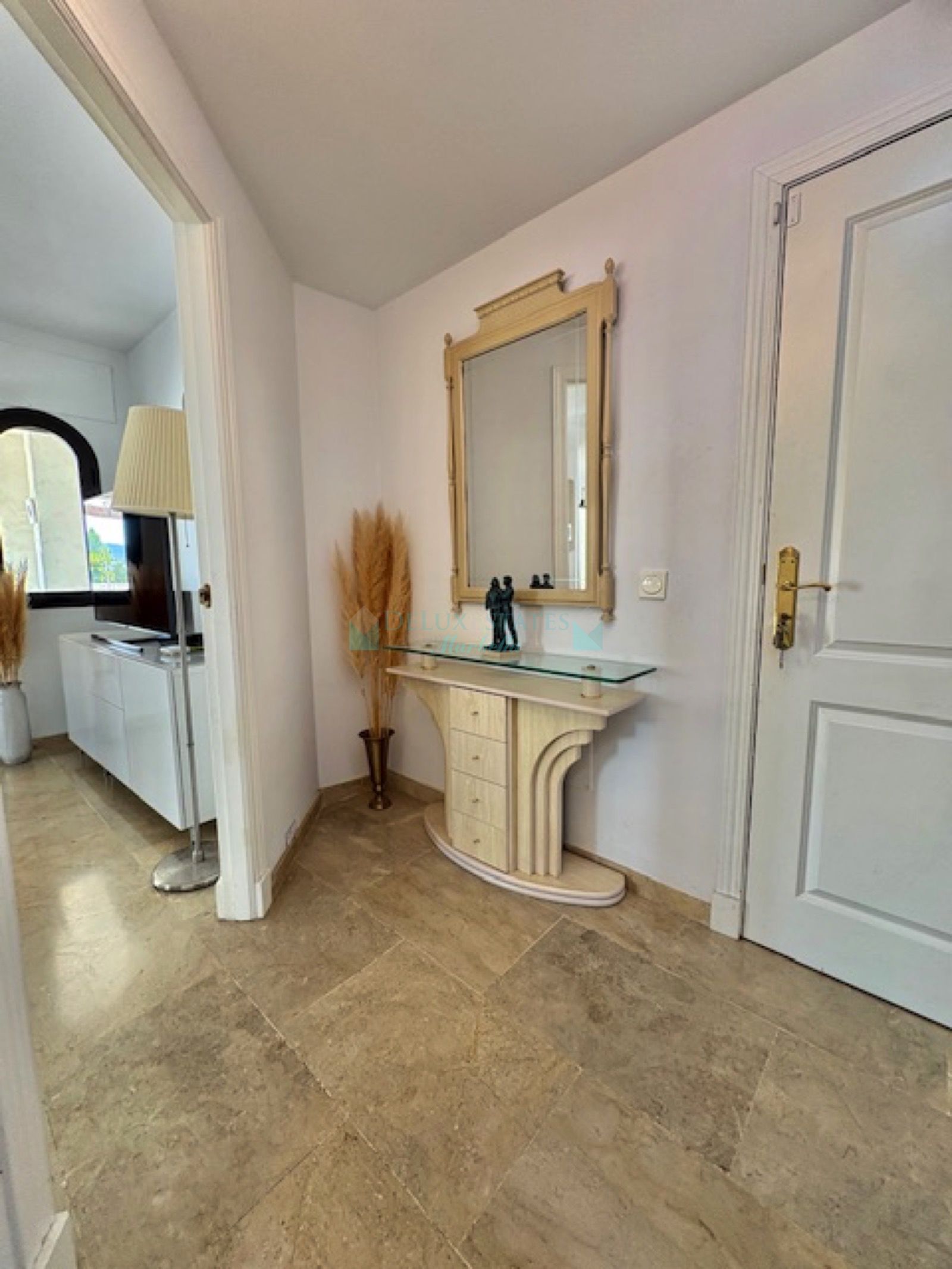 Penthouse for sale in Rio Real, Marbella East