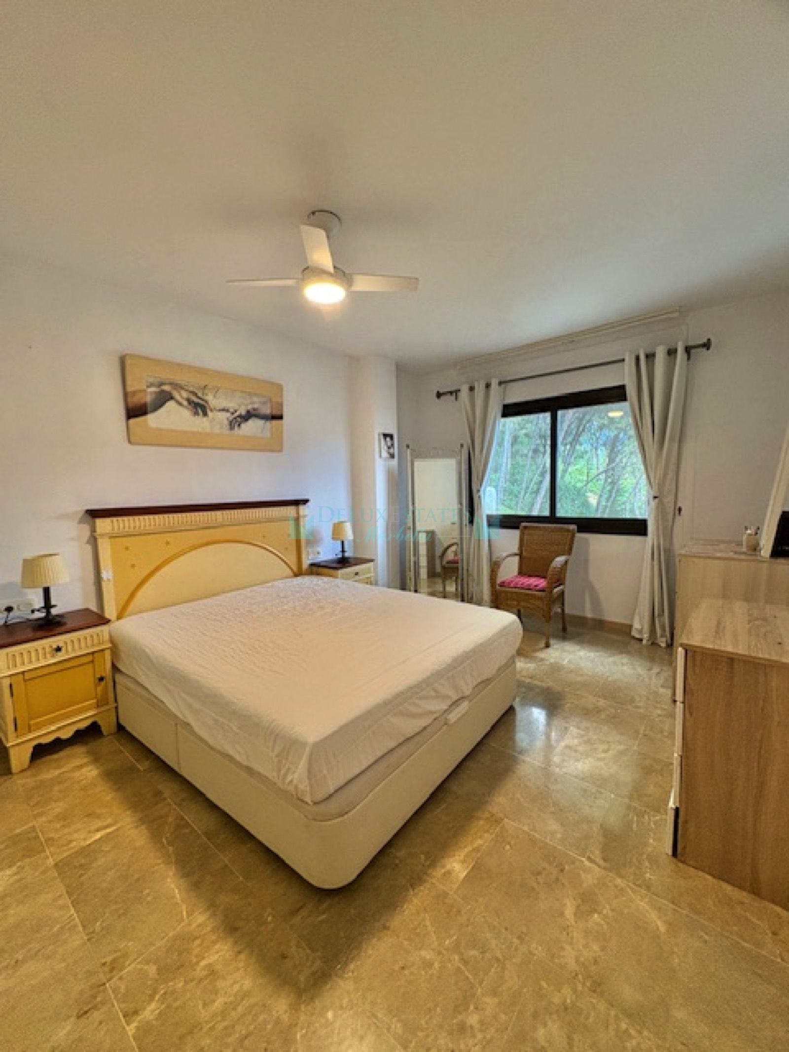 Penthouse for sale in Rio Real, Marbella East