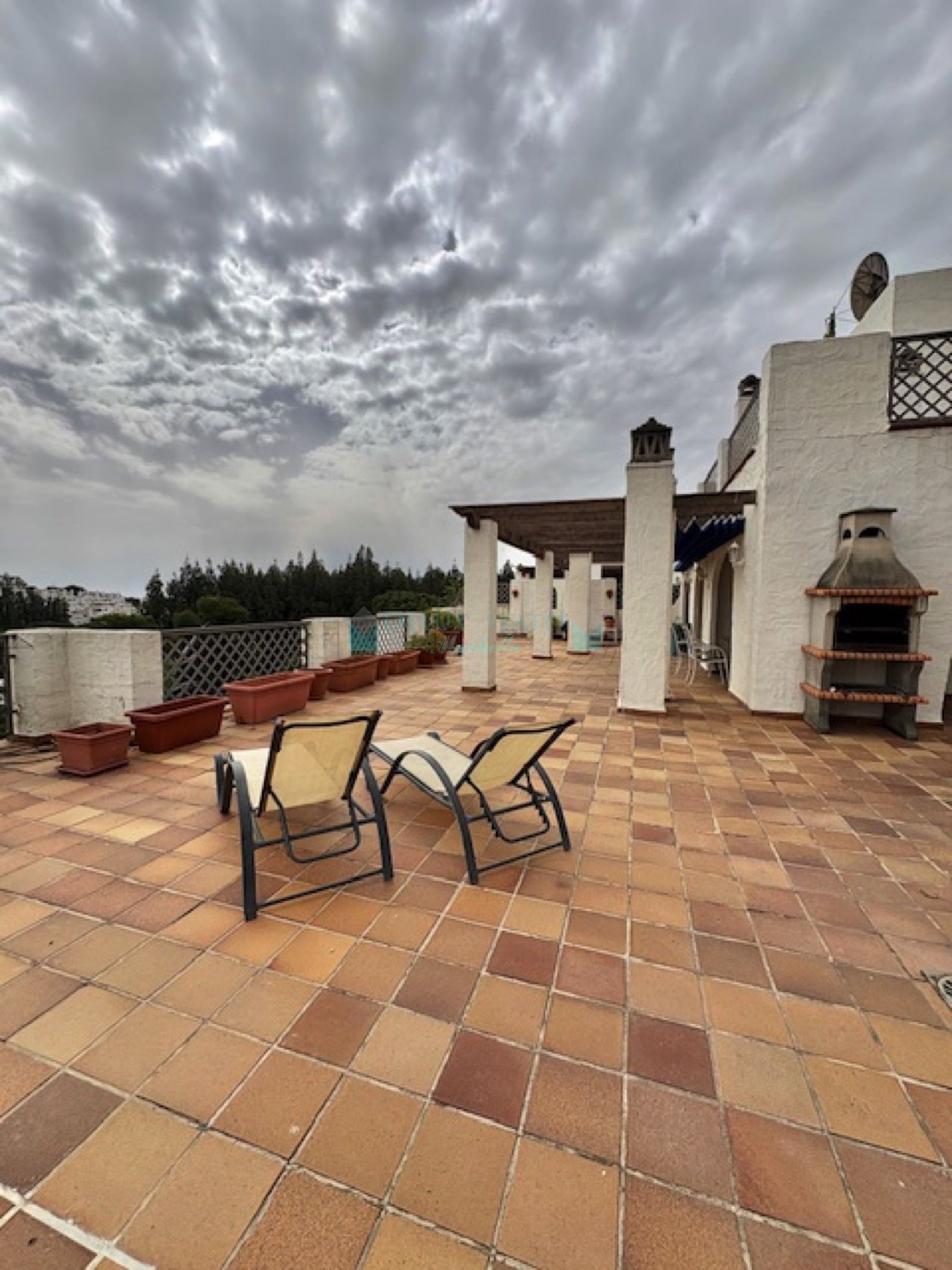 Penthouse for sale in Rio Real, Marbella East