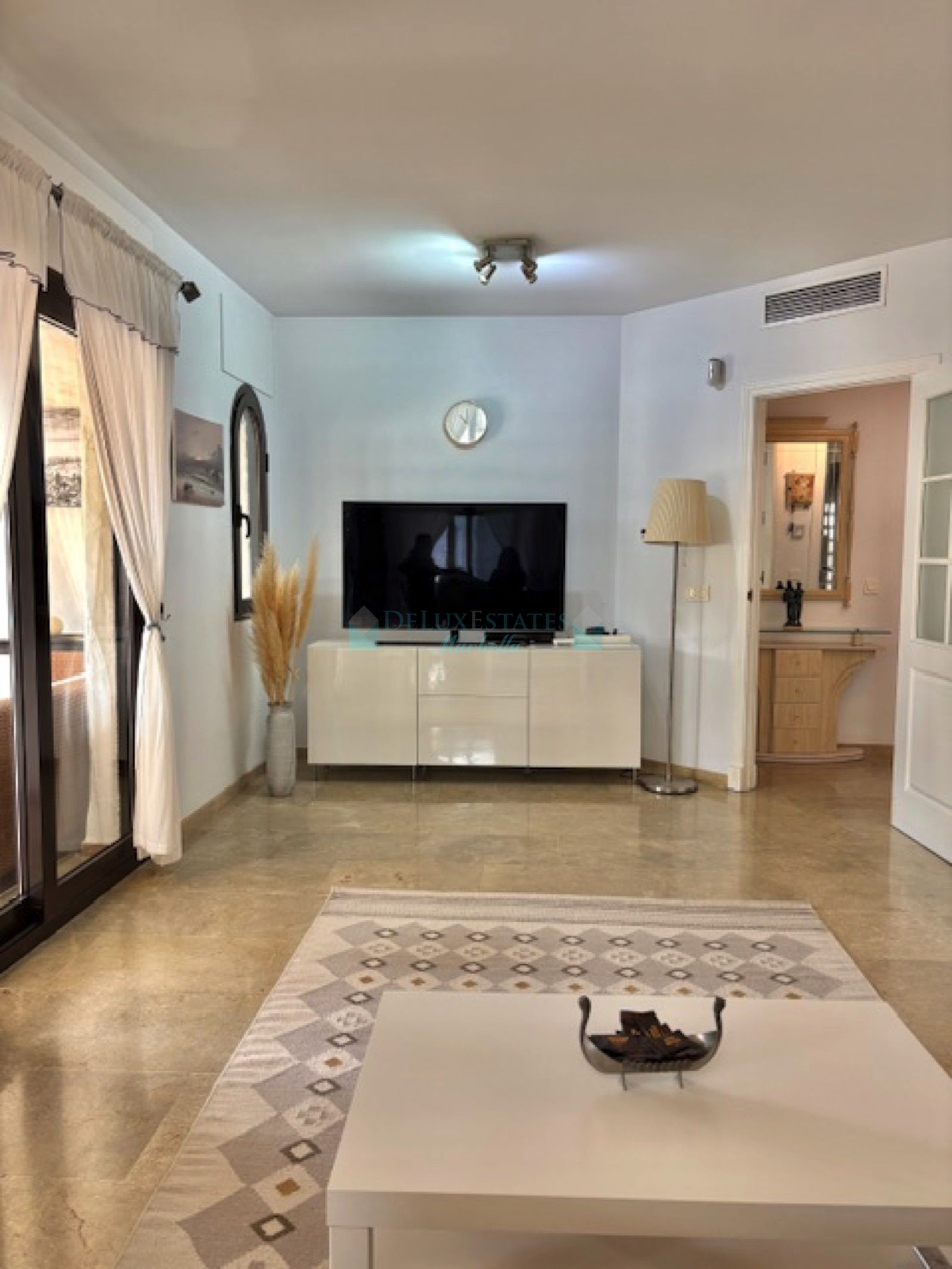 Penthouse for sale in Rio Real, Marbella East