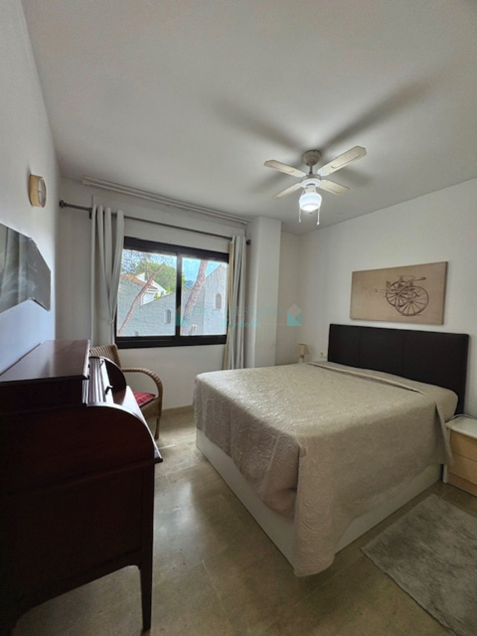 Penthouse for sale in Rio Real, Marbella East