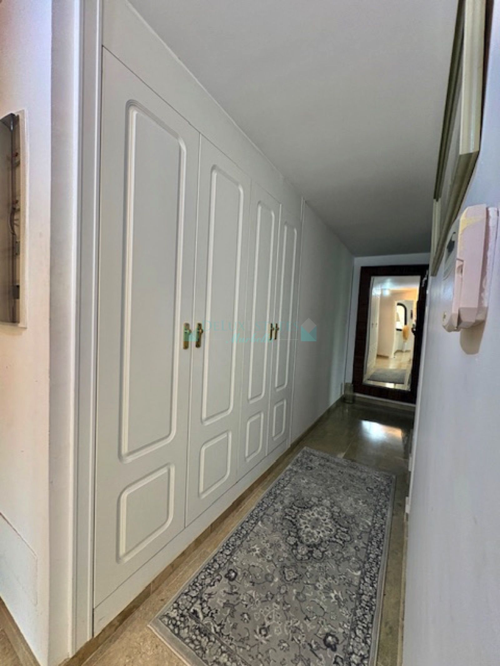 Penthouse for sale in Rio Real, Marbella East