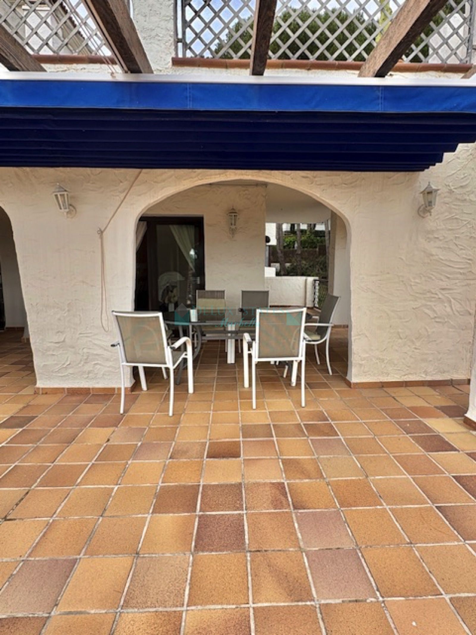 Penthouse for sale in Rio Real, Marbella East