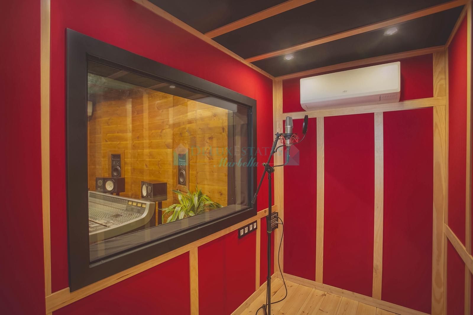 Semi Detached House for sale in Puerto La Duquesa, Manilva