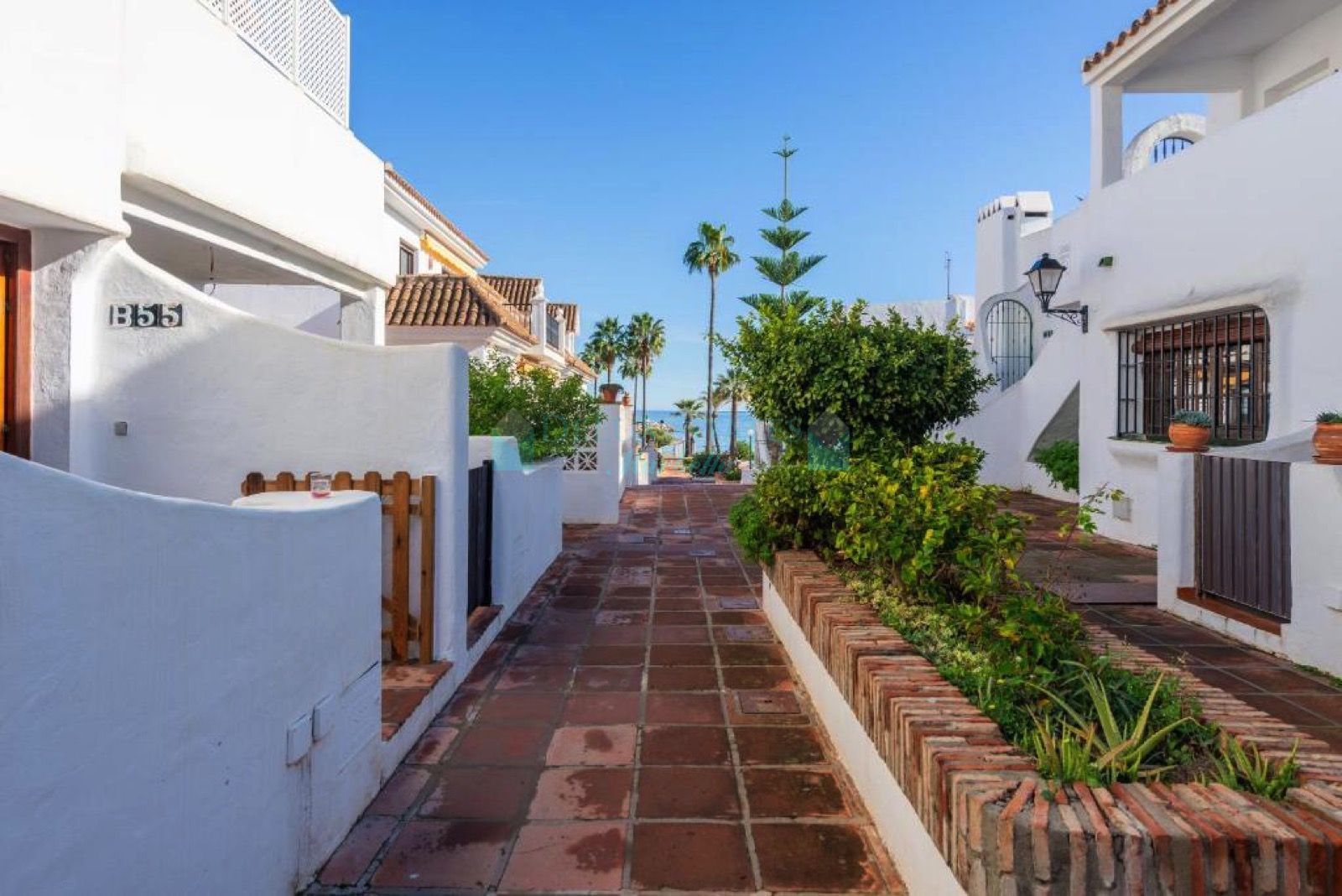 Semi Detached House for sale in Puerto La Duquesa, Manilva