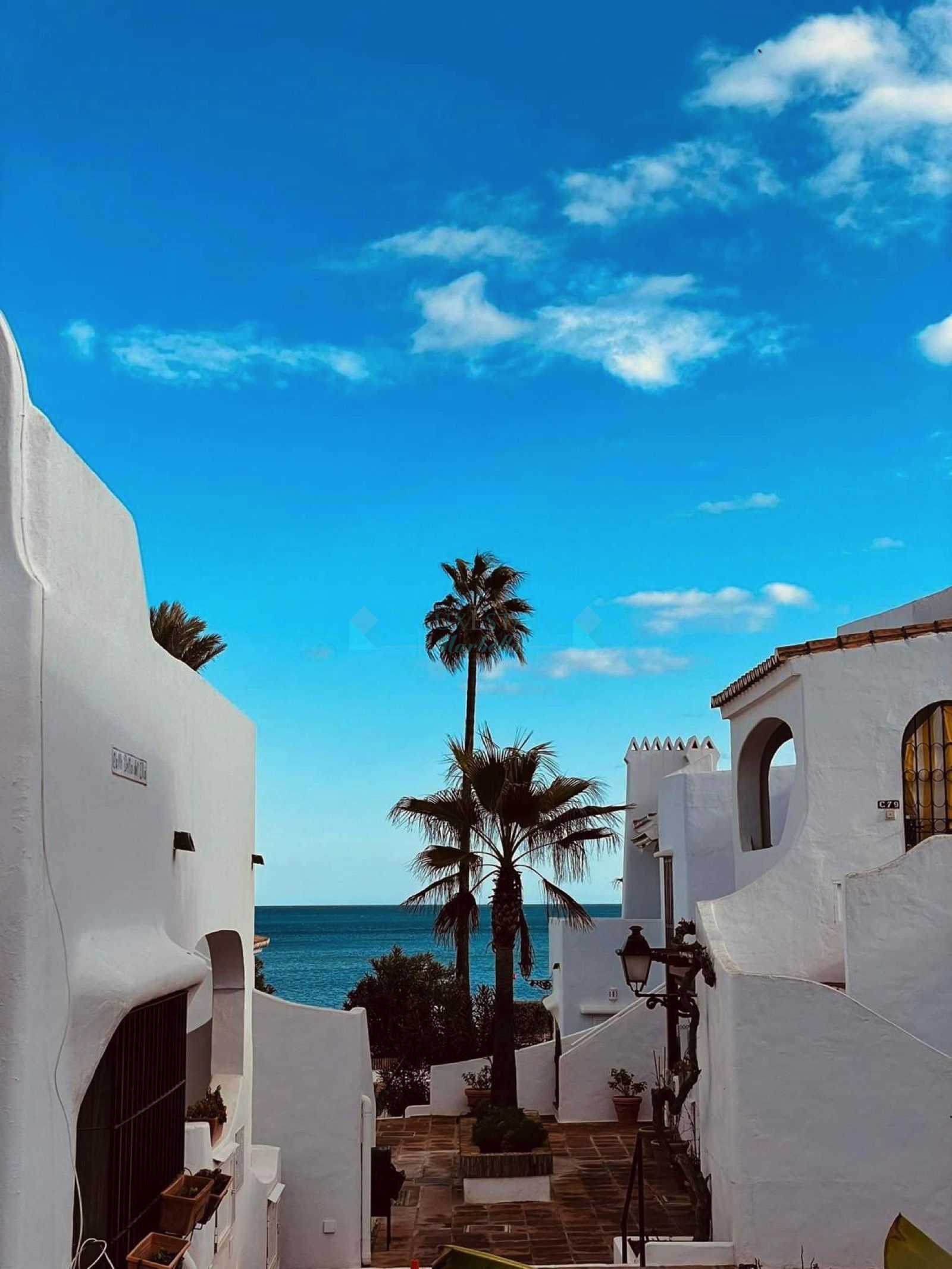 Semi Detached House for sale in Puerto La Duquesa, Manilva