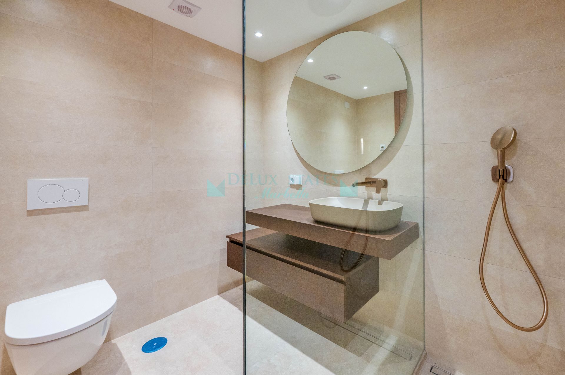 Ground Floor Apartment for sale in Nueva Andalucia
