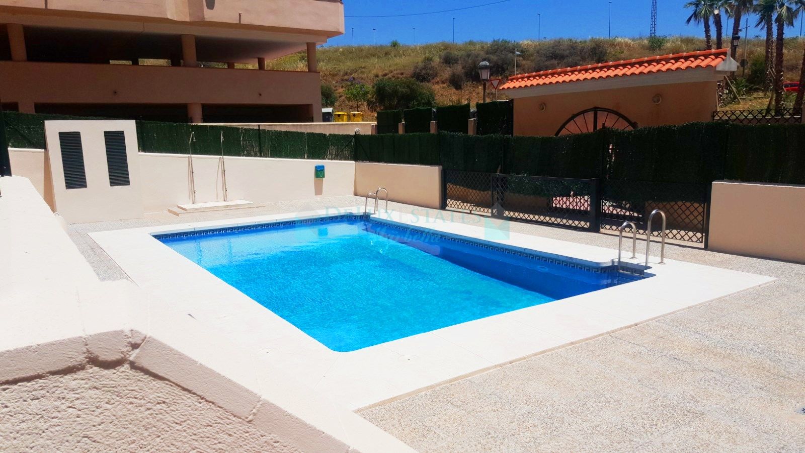 Apartamento en venta en Avda de Andalucia - Sierra de Estepona, Estepona