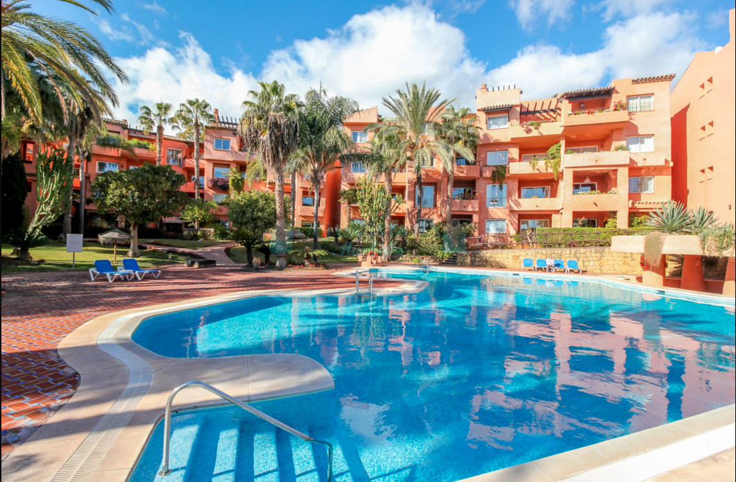 Apartment for rent in Oasis de Marbella, Marbella Golden Mile