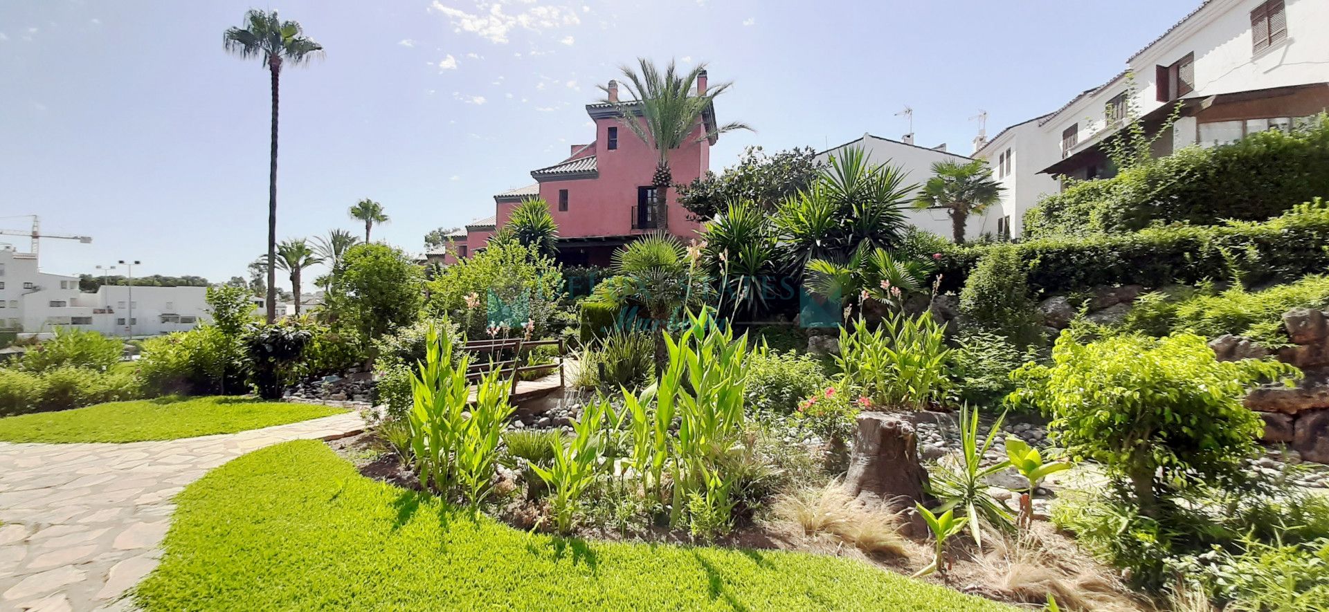 Adosado en alquiler en Bahia Azul, Estepona