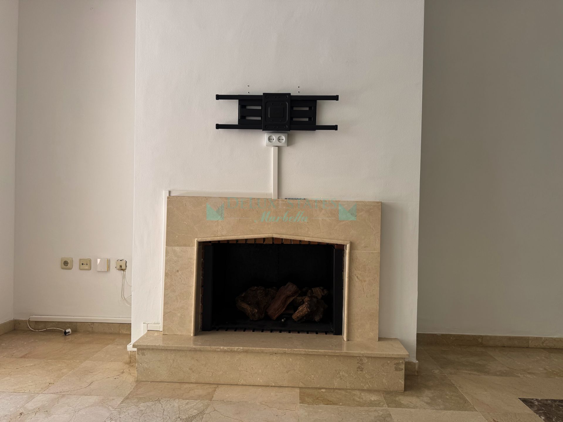 Apartment for sale in Las Brisas, Nueva Andalucia