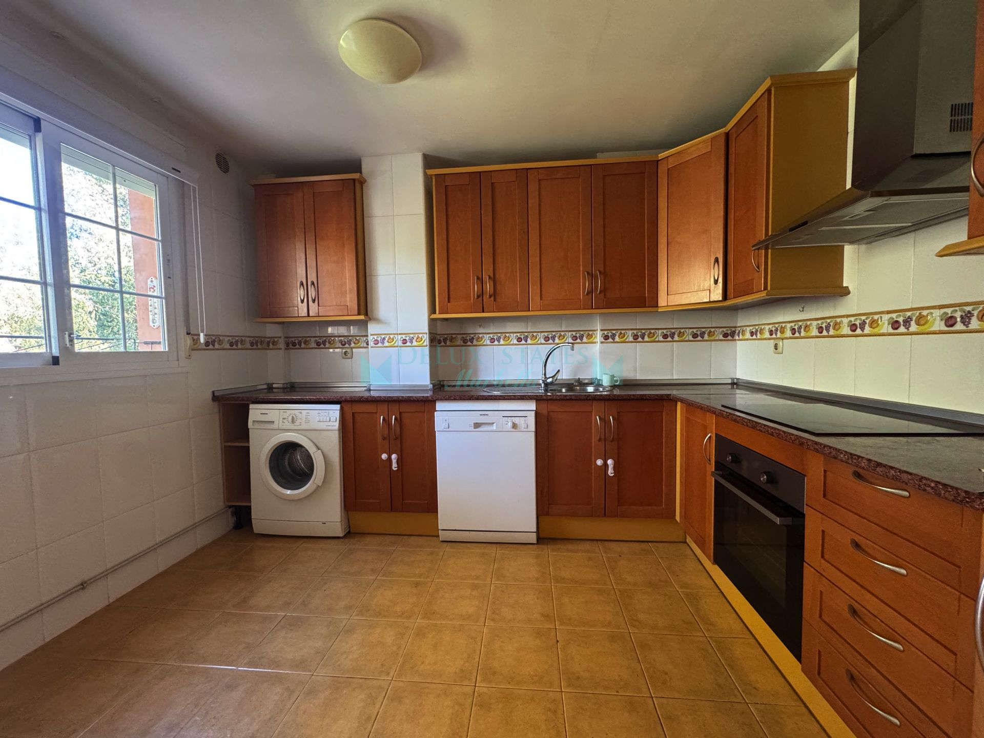 Apartment for sale in Las Brisas, Nueva Andalucia