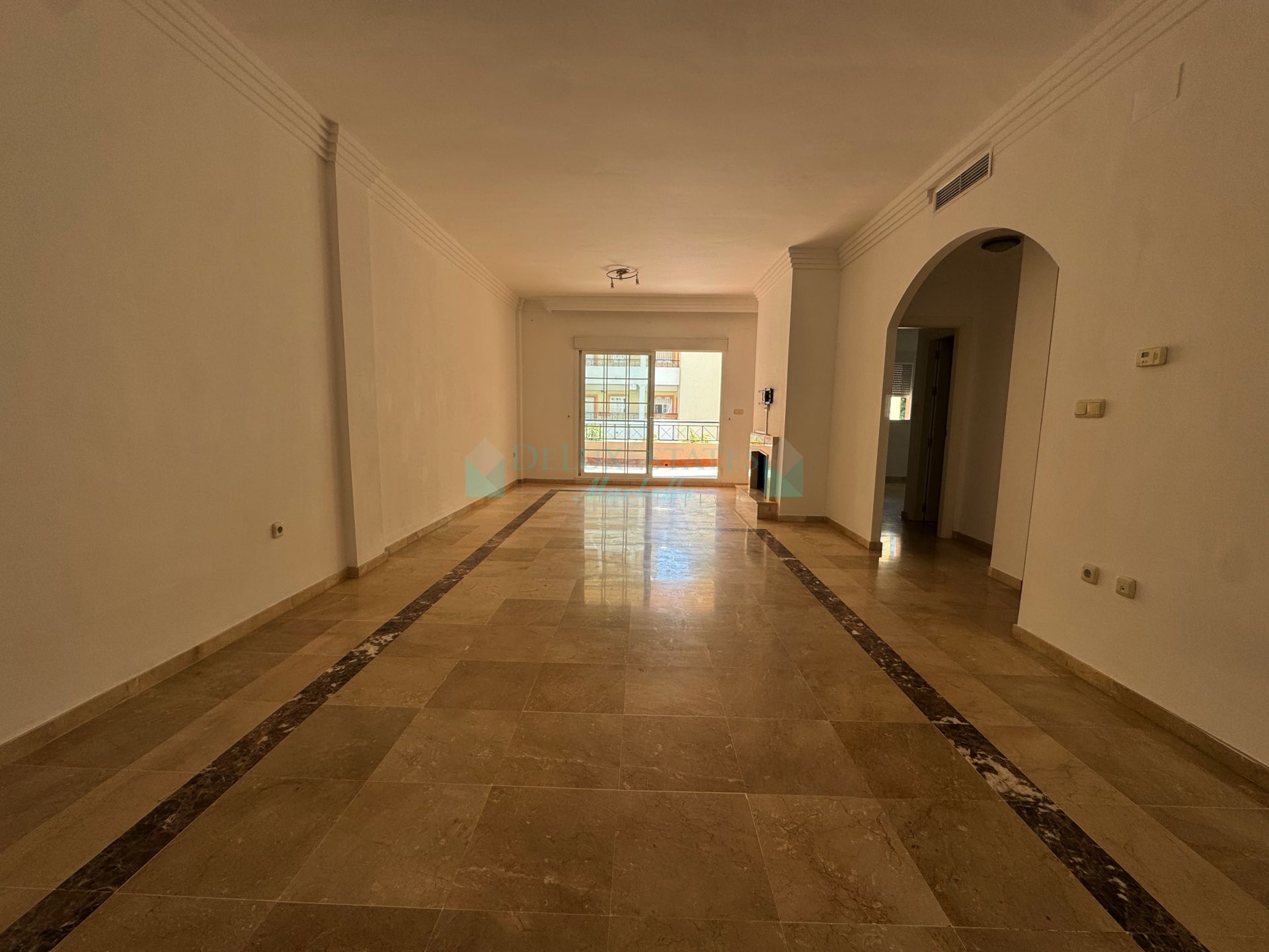 Apartment for sale in Las Brisas, Nueva Andalucia
