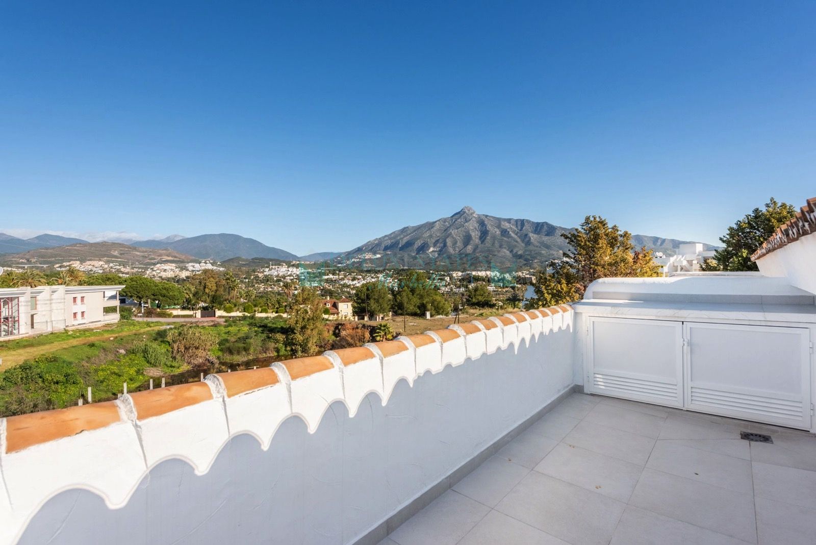 Duplex Penthouse for sale in El Dorado, Nueva Andalucia