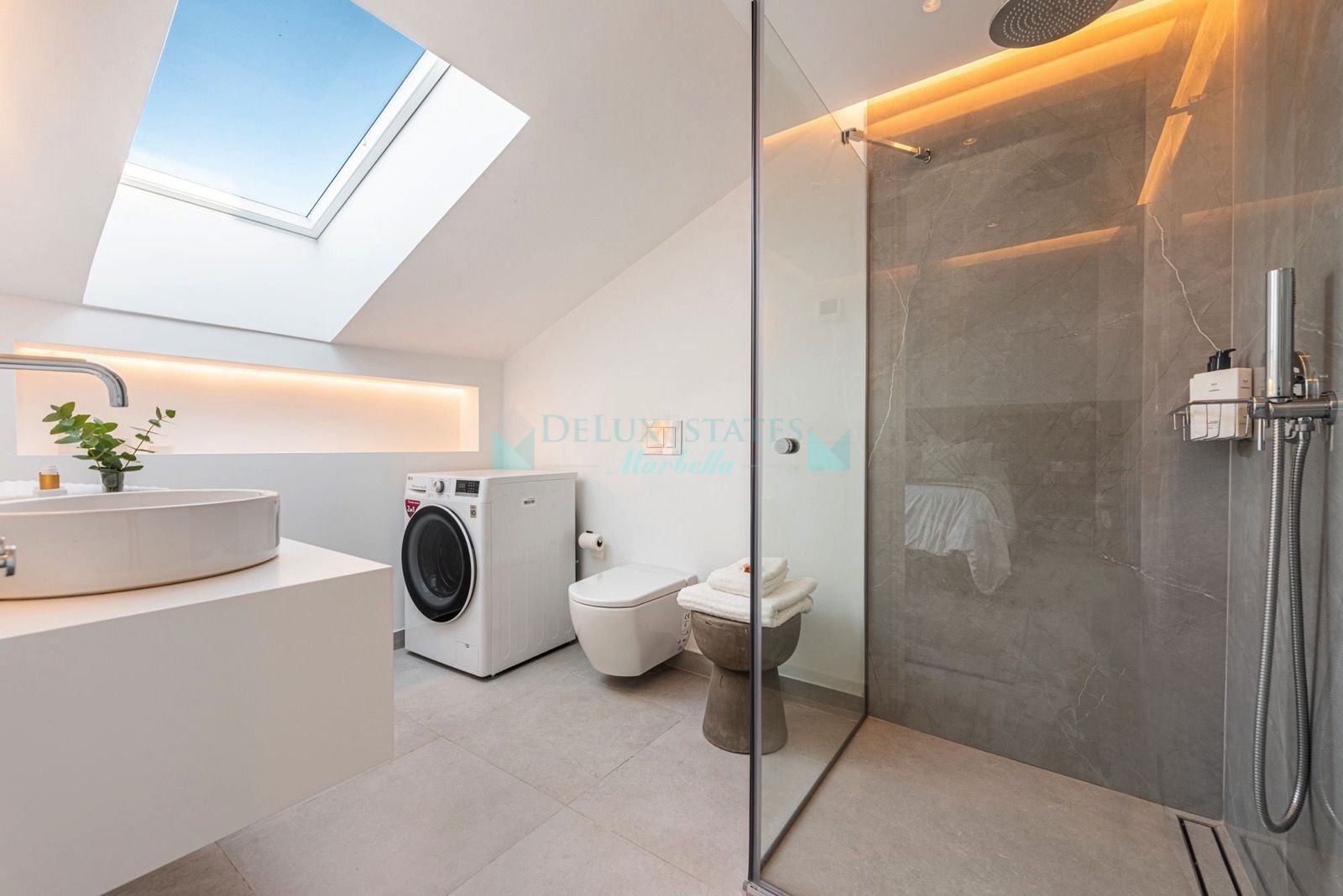 Duplex Penthouse for sale in El Dorado, Nueva Andalucia