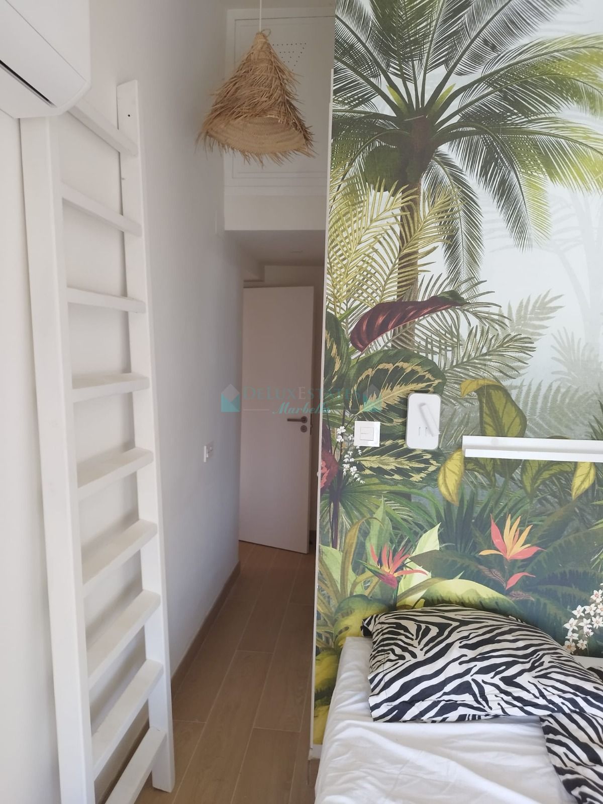 Semi Detached House for sale in Guadalmansa Playa, Estepona