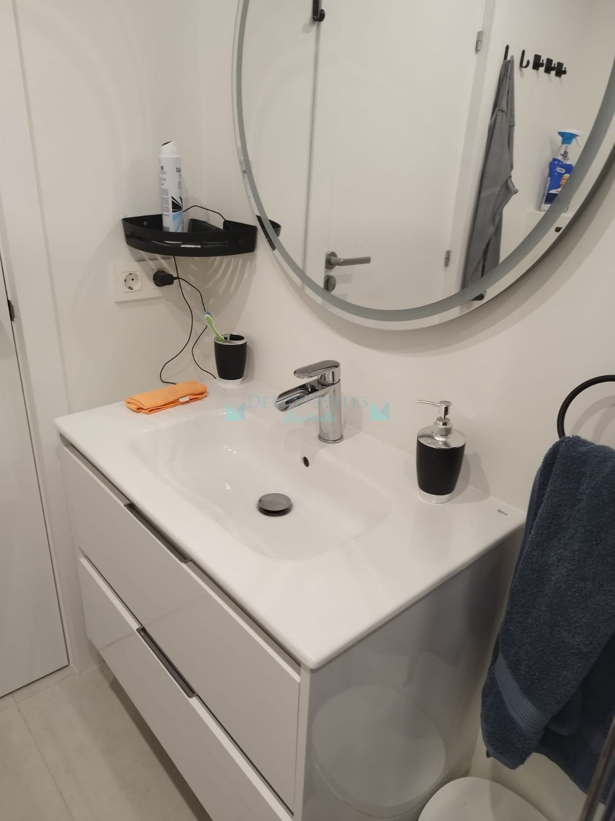 Semi Detached House for sale in Guadalmansa Playa, Estepona