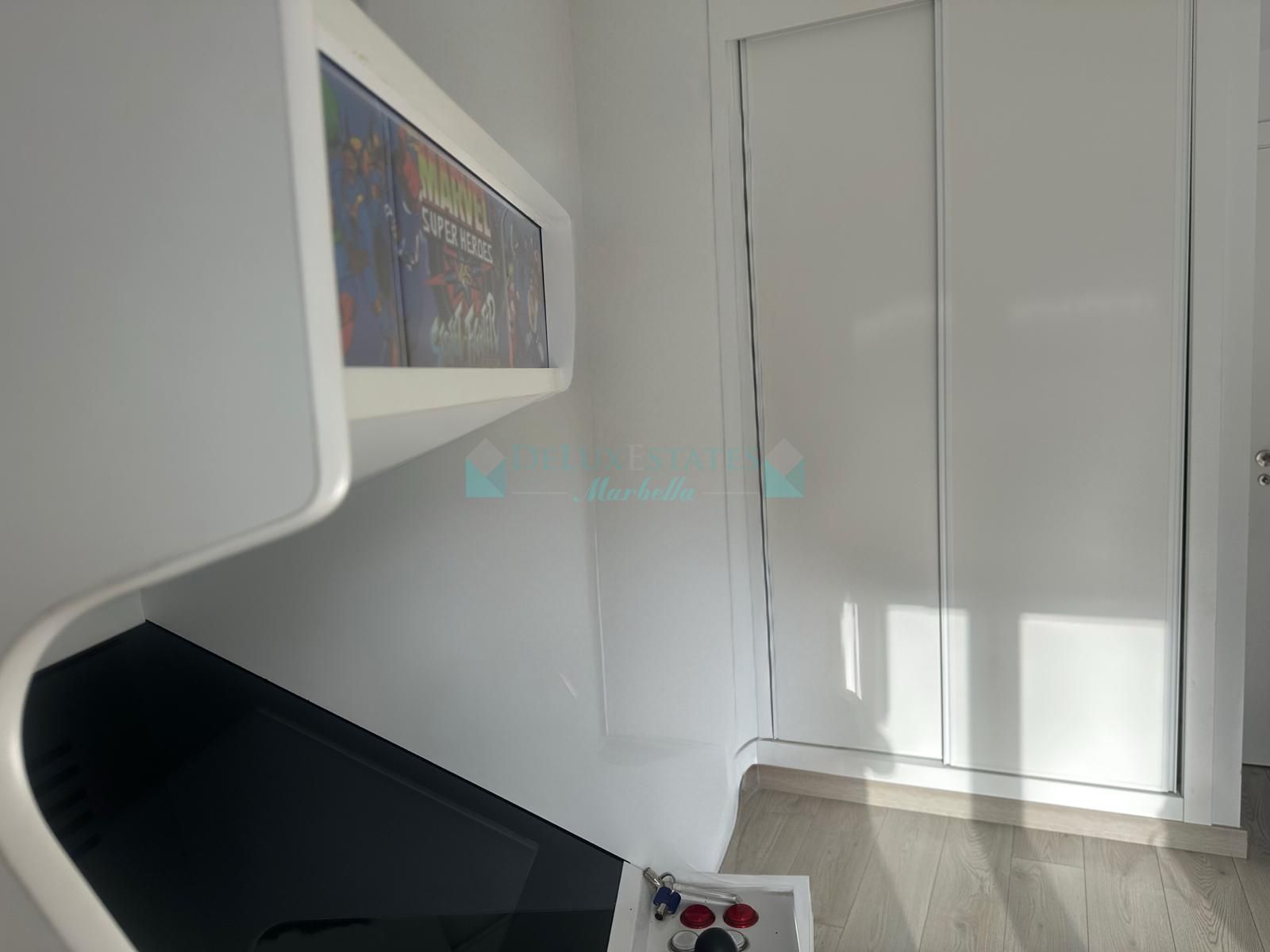 Duplex Penthouse for sale in Avda de Andalucia - Sierra de Estepona, Estepona