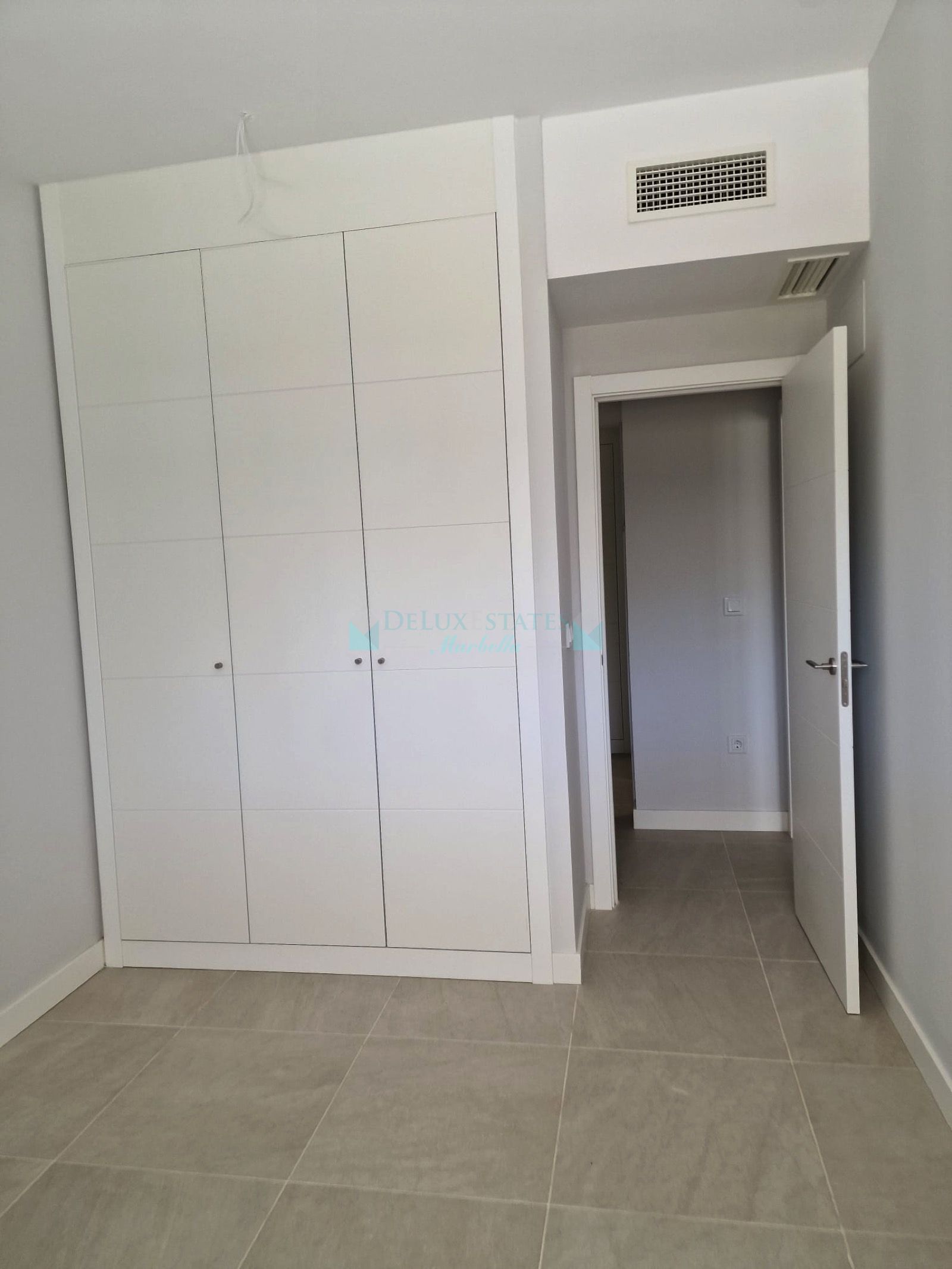 Ground Floor Apartment for sale in Las Joyas, Estepona