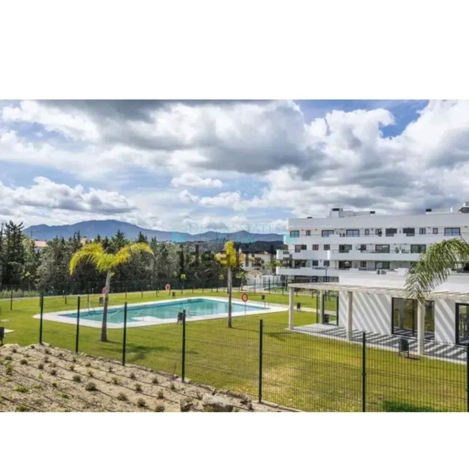 Ground Floor Apartment for sale in Las Joyas, Estepona