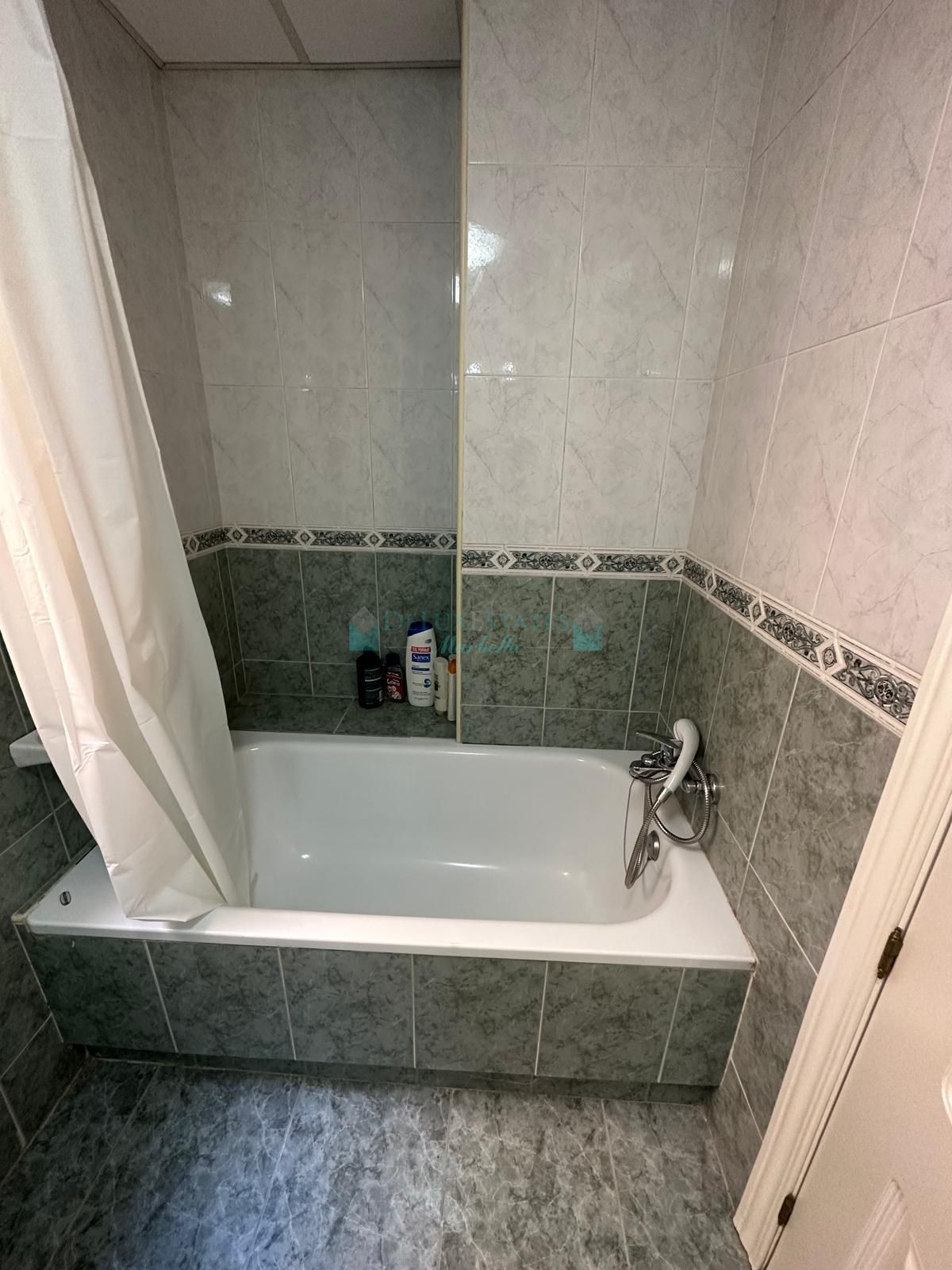 Ground Floor Apartment for sale in Lorcrimar, Nueva Andalucia