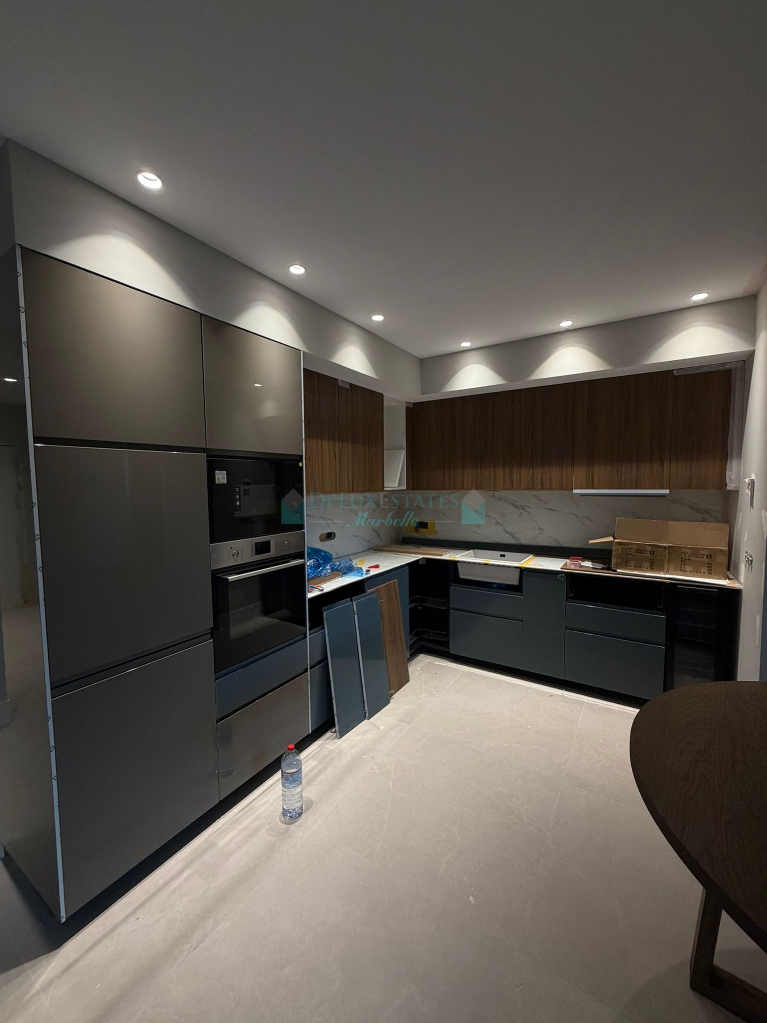Apartamento en venta en Benamara, Estepona