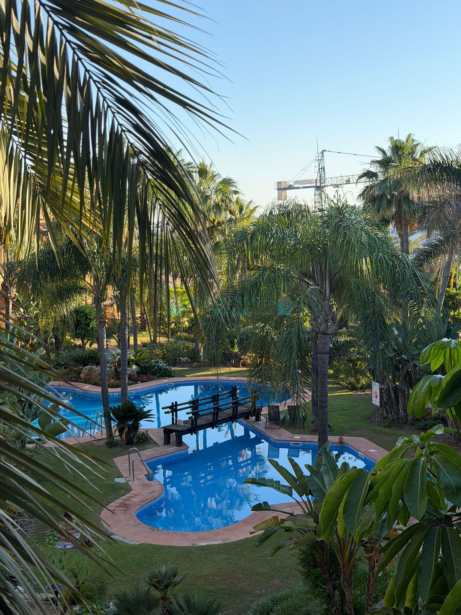Apartamento en venta en Benamara, Estepona