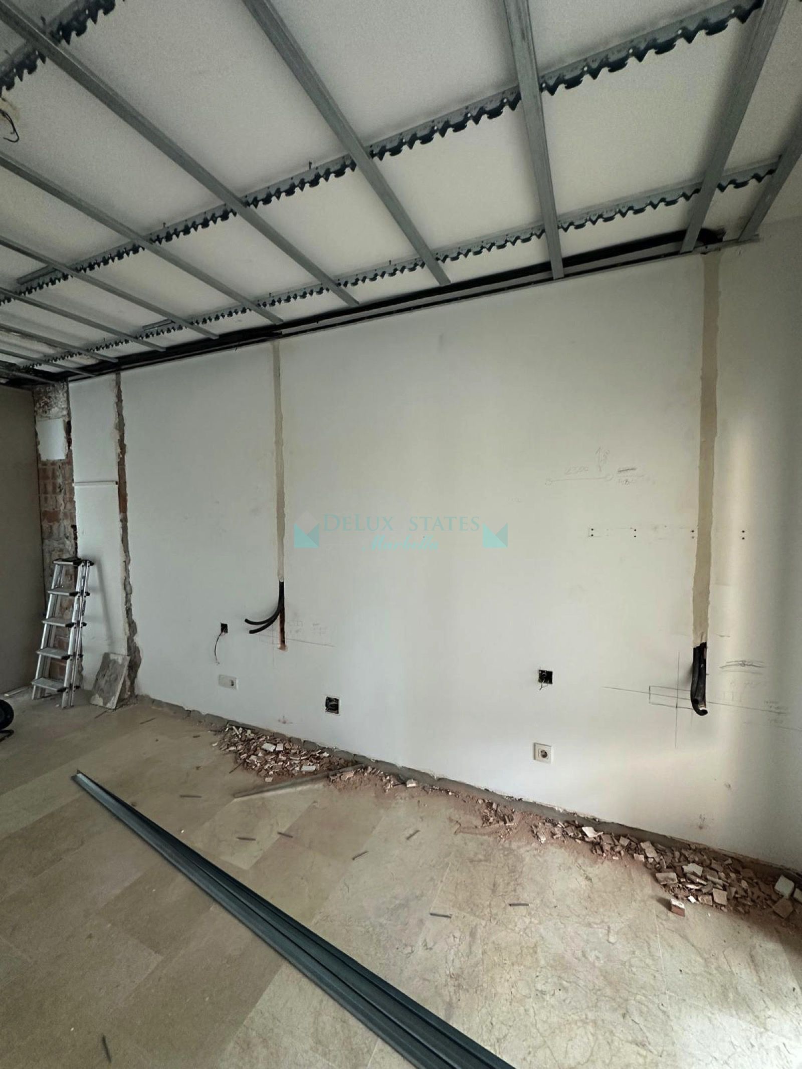 Apartamento en venta en Benamara, Estepona