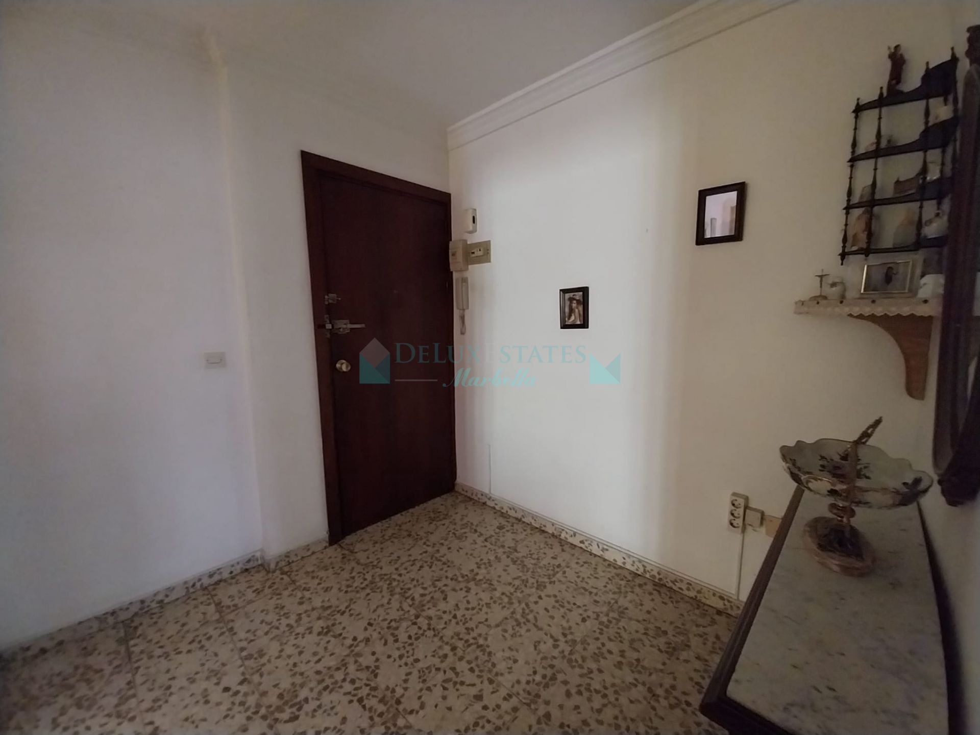 Apartamento en venta en Calvario, Estepona