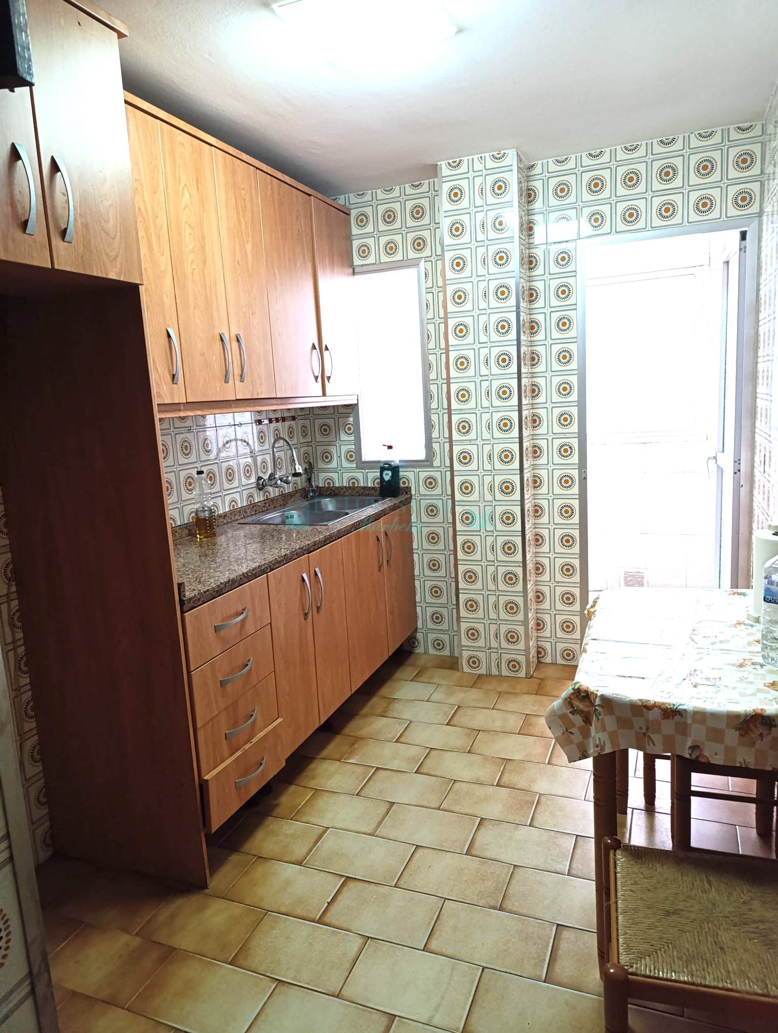 Apartamento en venta en Calvario, Estepona