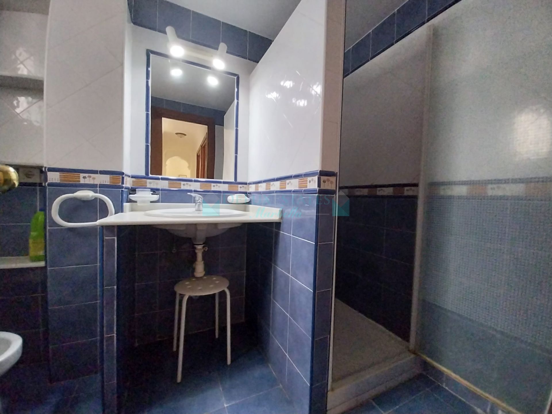 Apartamento en venta en Calvario, Estepona