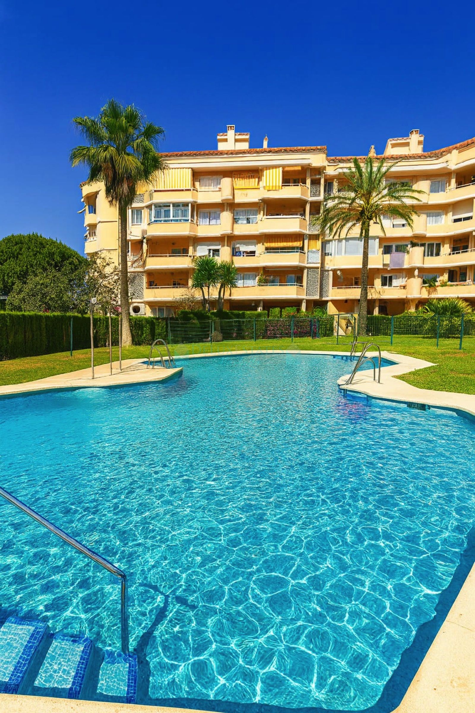 Apartment for sale in La Resina Golf, Estepona