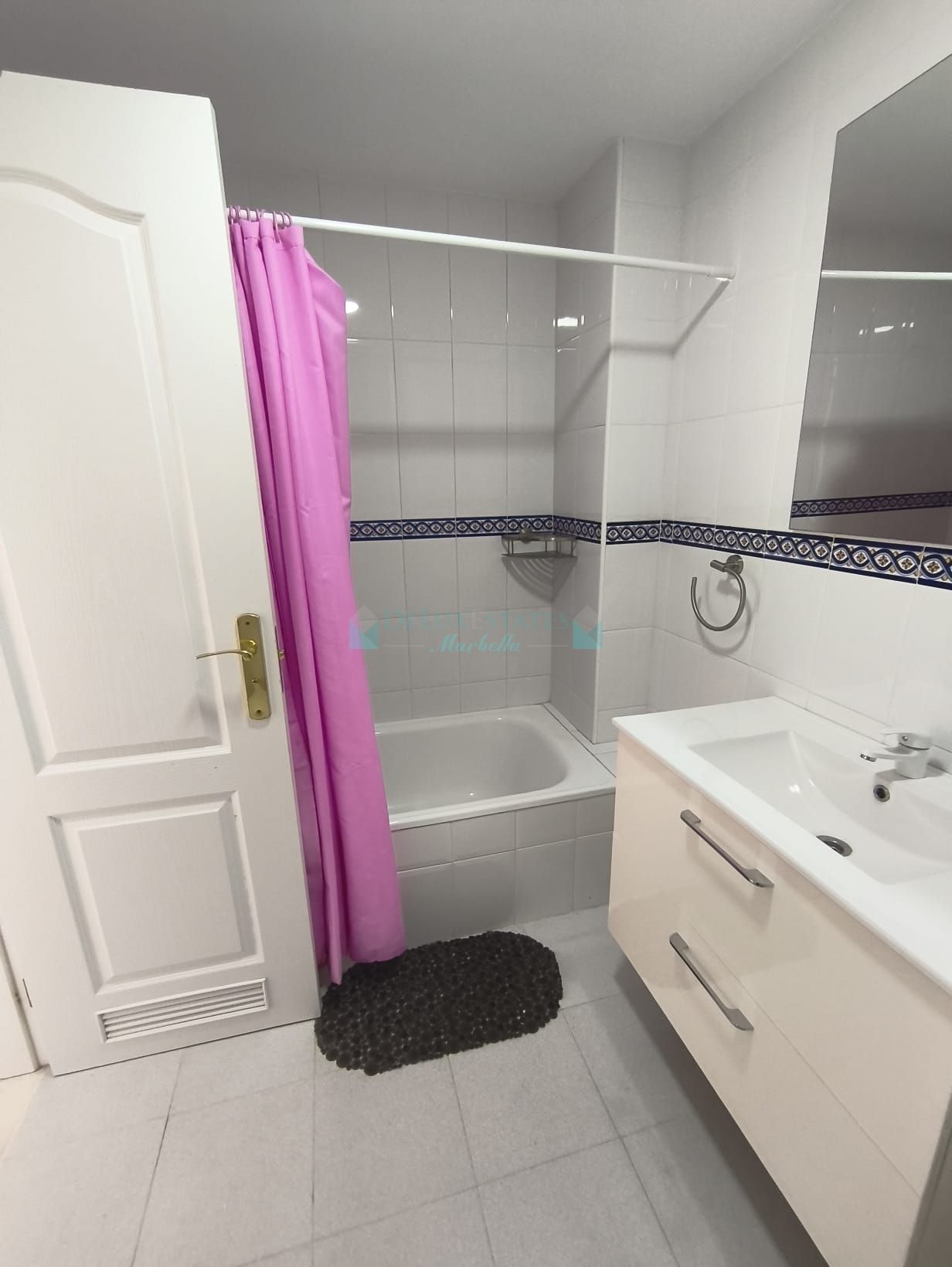 Apartment for sale in Doña Julia, Casares