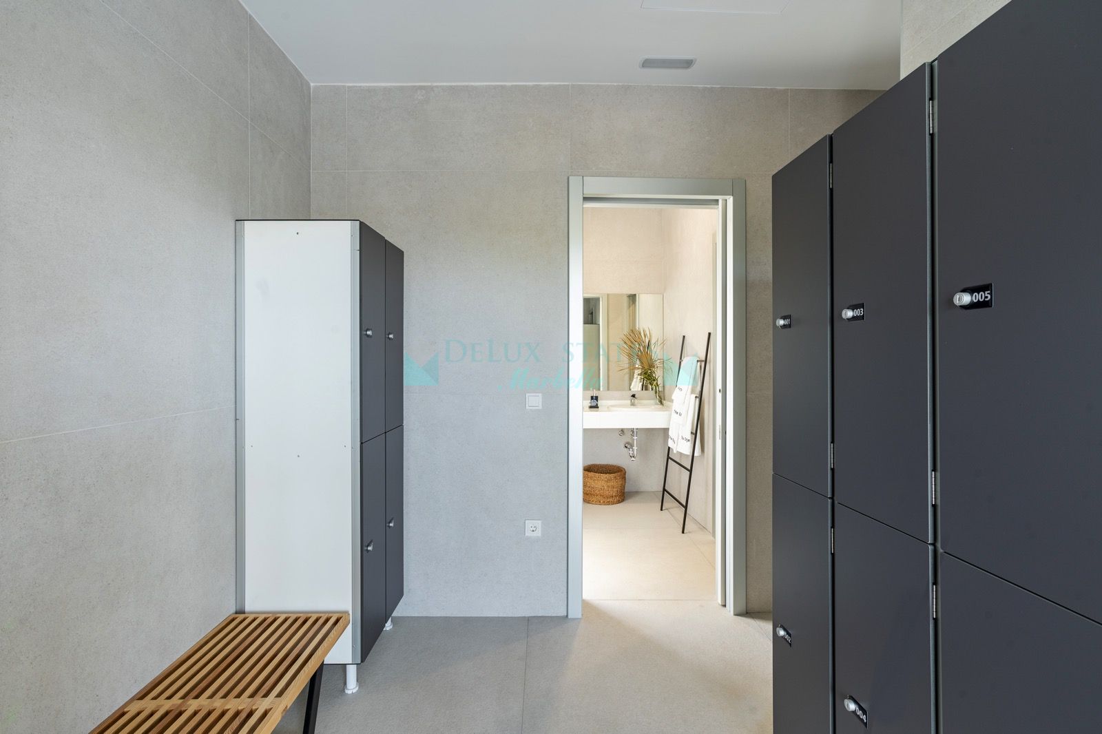 Ground Floor Apartment for sale in Guadalobon, Estepona