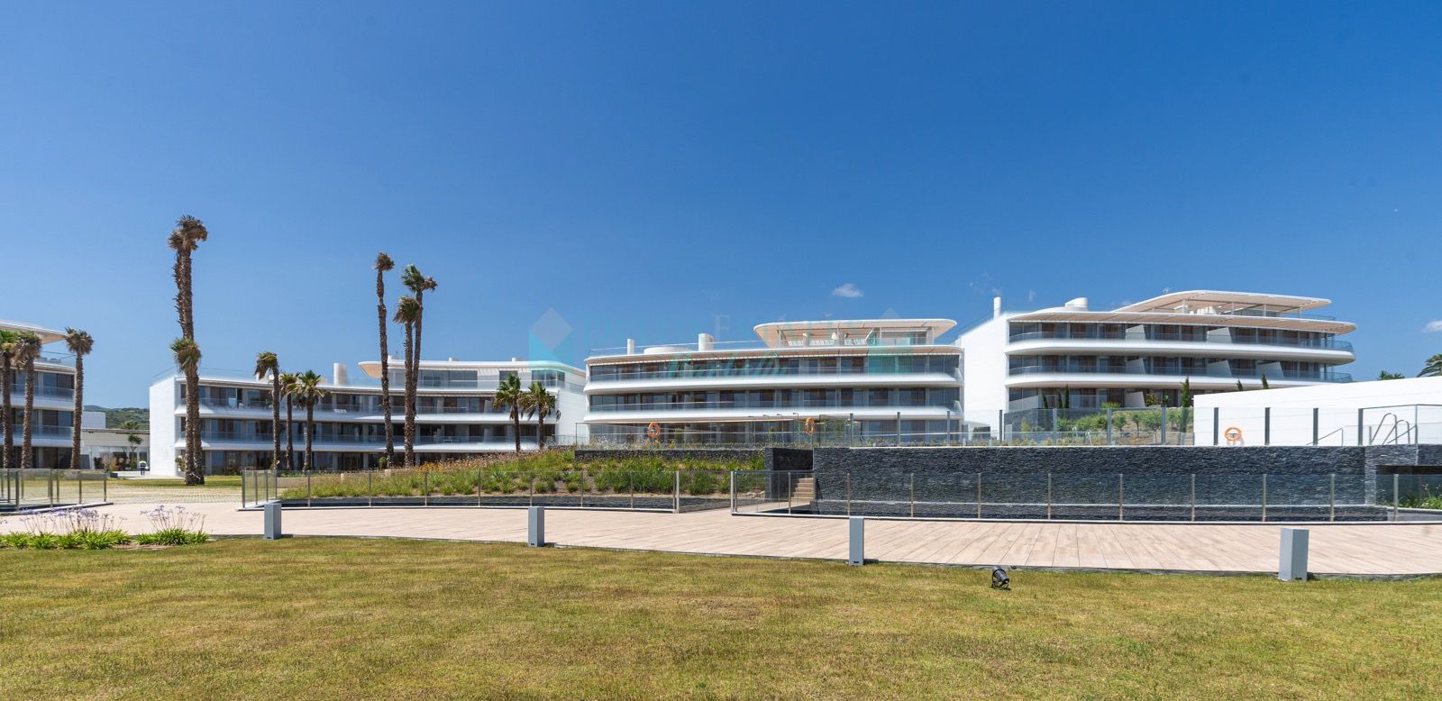 Ground Floor Apartment for sale in Guadalobon, Estepona