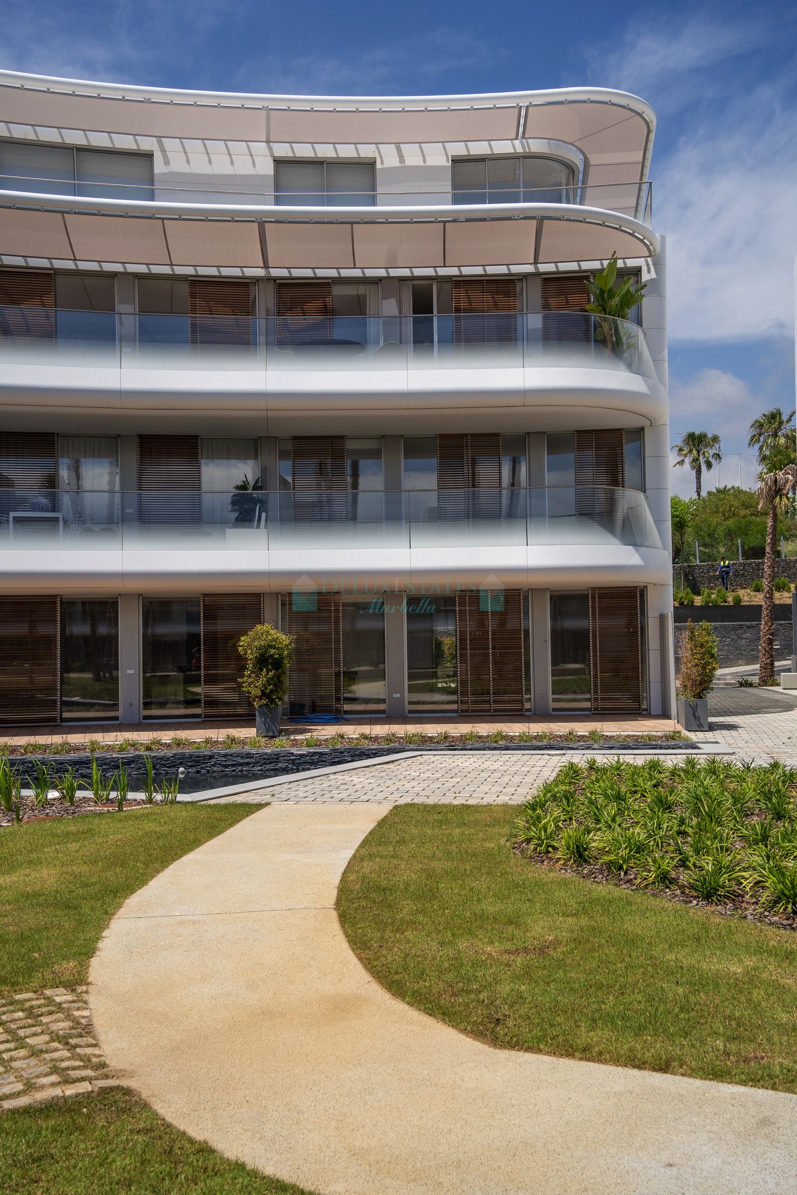 Ground Floor Apartment for sale in Guadalobon, Estepona