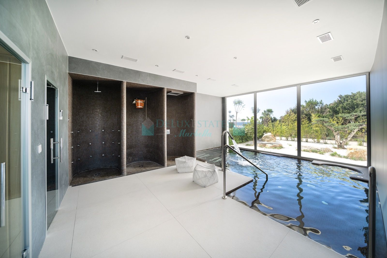 Ground Floor Apartment for sale in Guadalobon, Estepona