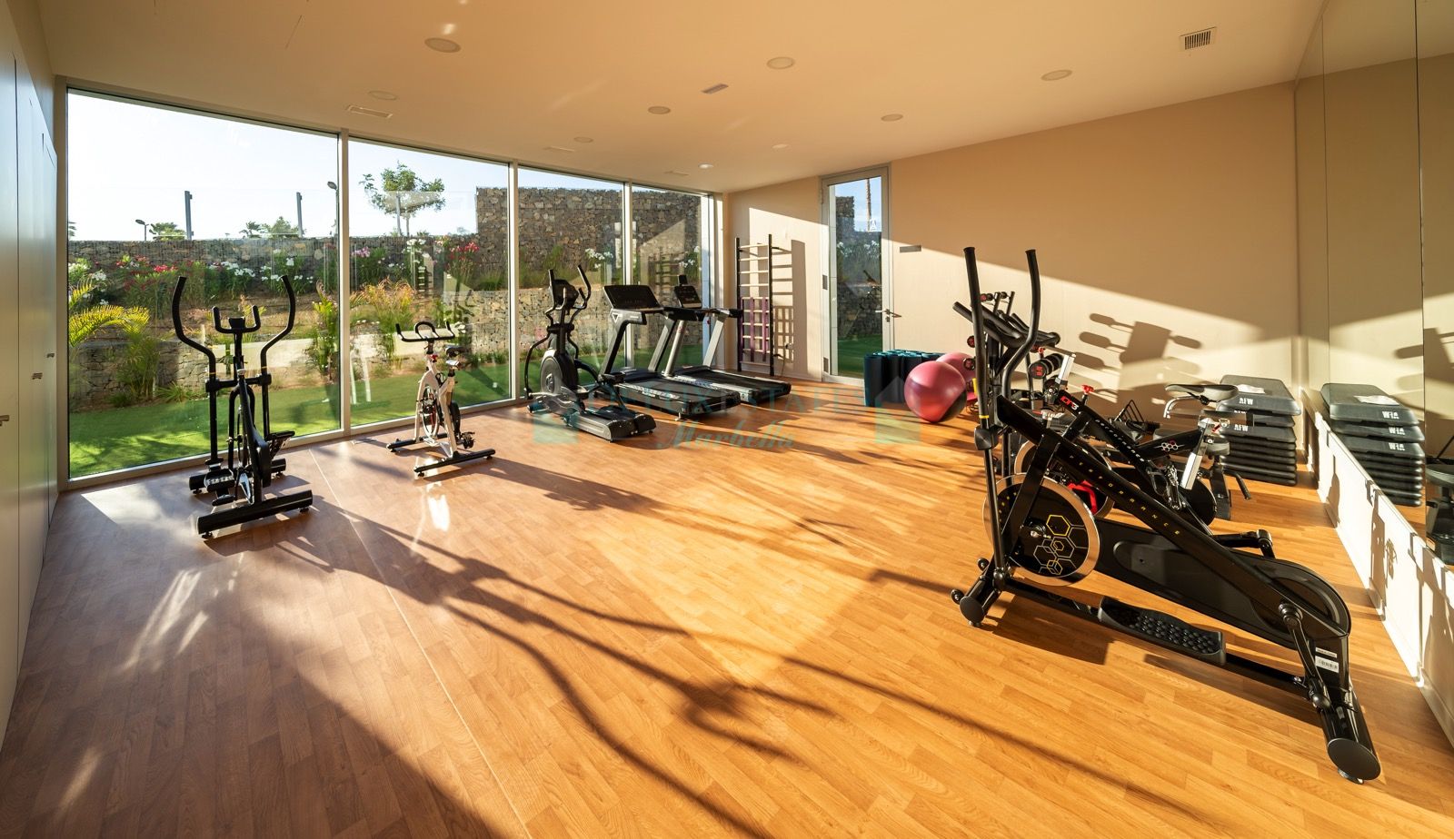 Ground Floor Apartment for sale in Guadalobon, Estepona