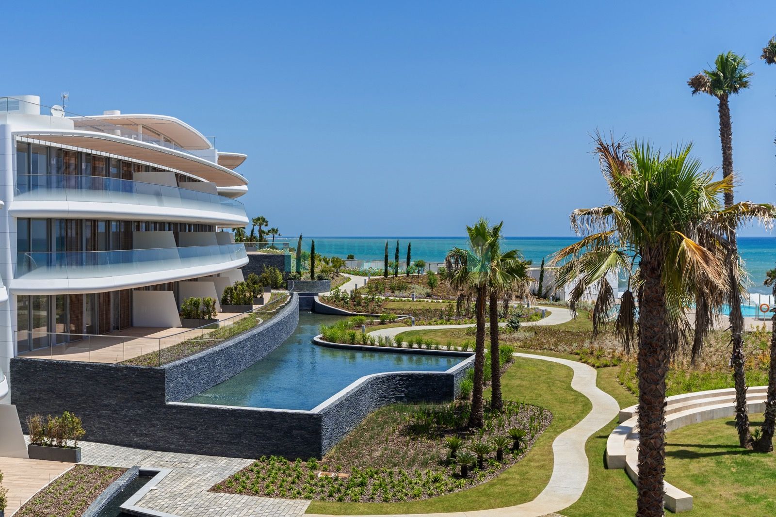 Ground Floor Apartment for sale in Guadalobon, Estepona