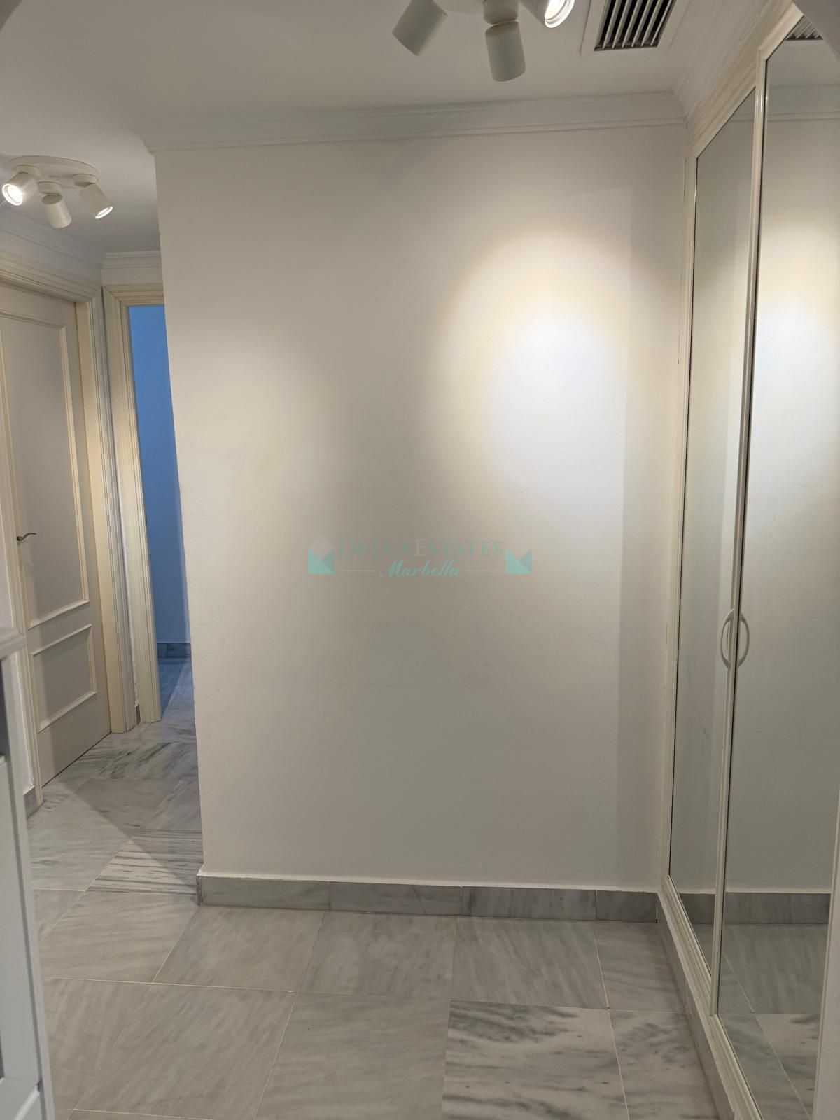 Apartamento en venta en La Dama de Noche, Nueva Andalucia