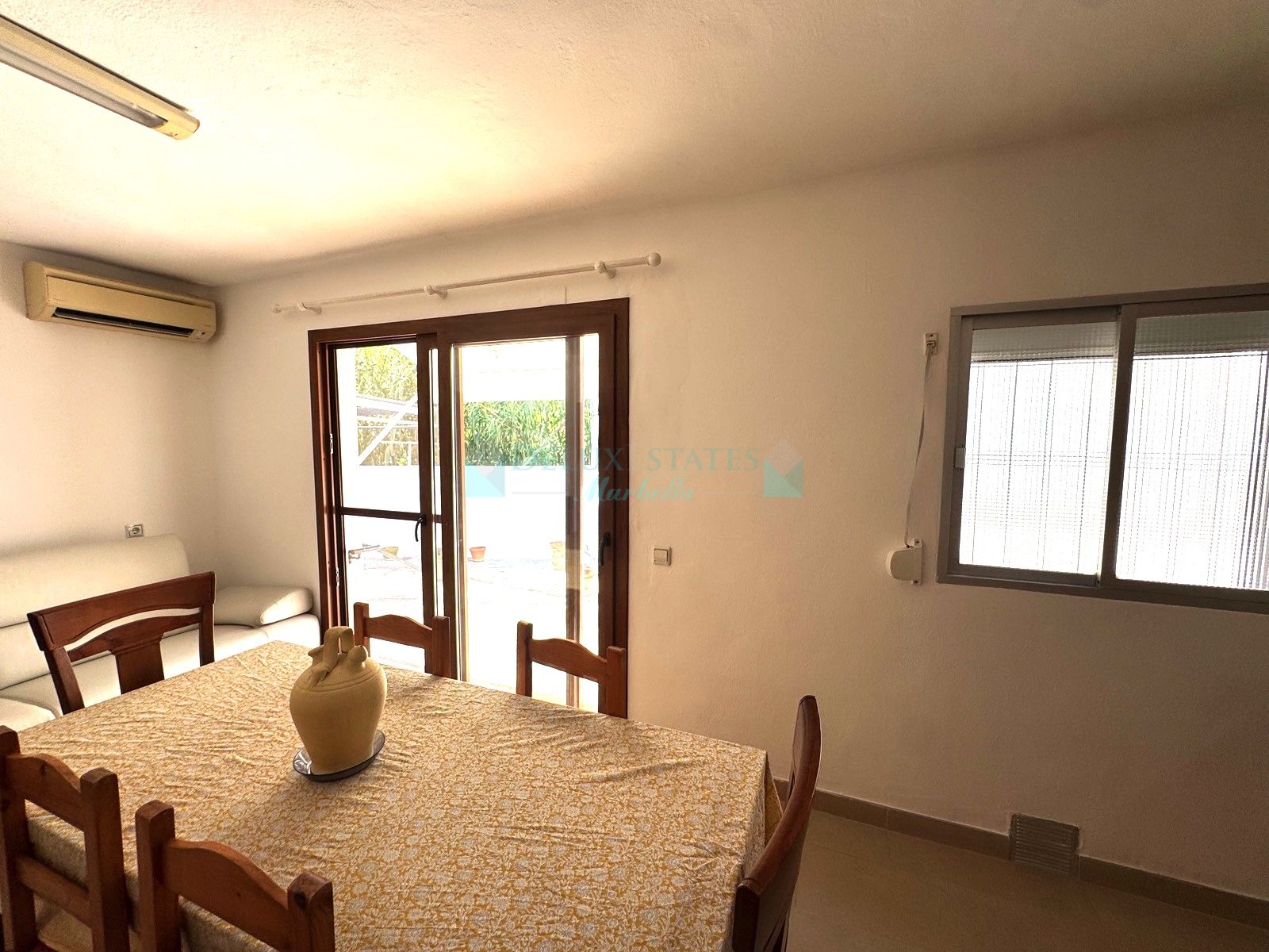 Town House for sale in San Enrique de Guadiaro