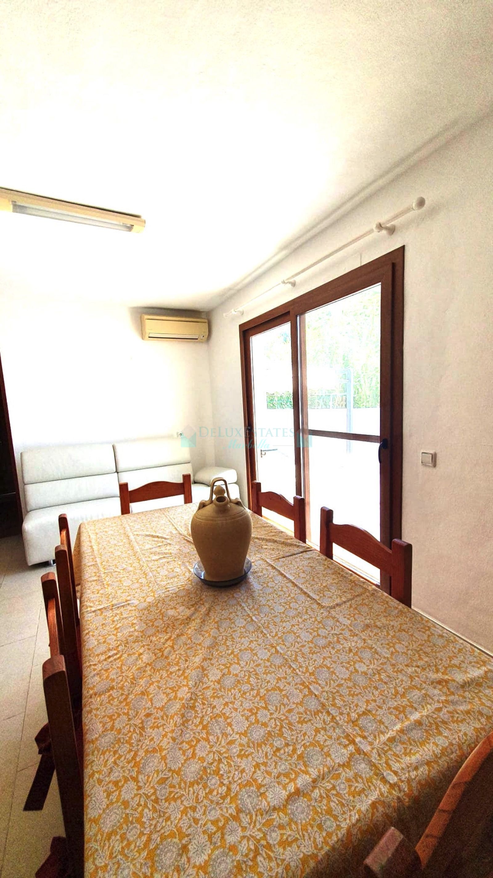 Town House for sale in San Enrique de Guadiaro
