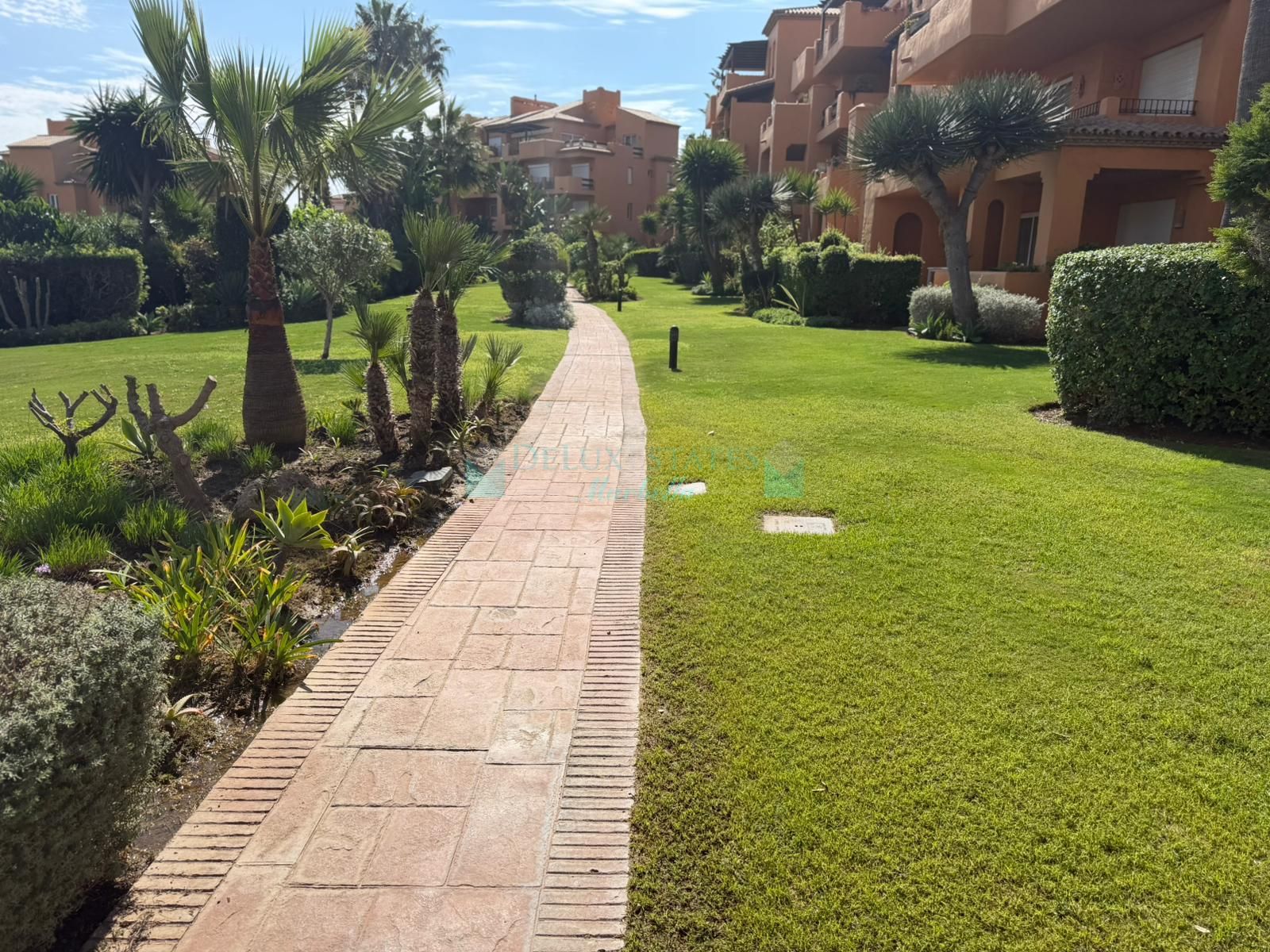 Apartamento Planta Baja en venta en Castillo de la Duquesa, Manilva