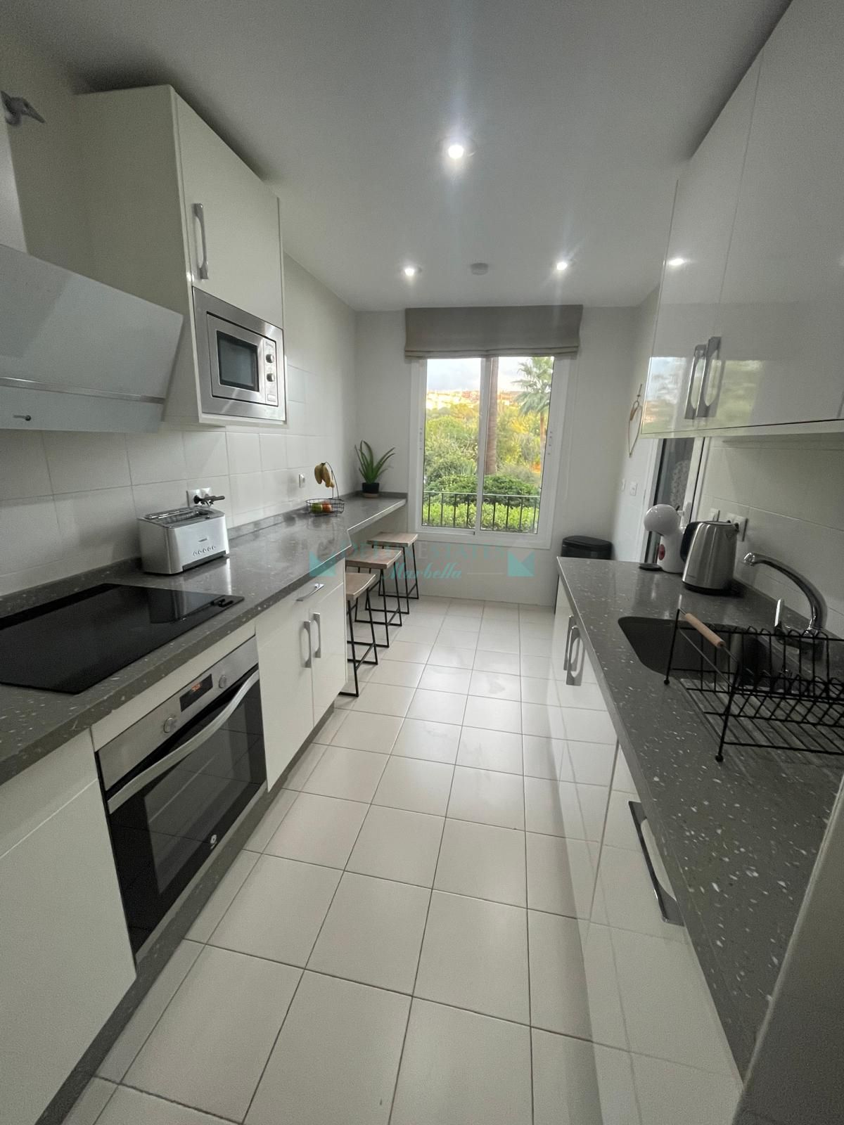 Apartamento Planta Baja en venta en Castillo de la Duquesa, Manilva