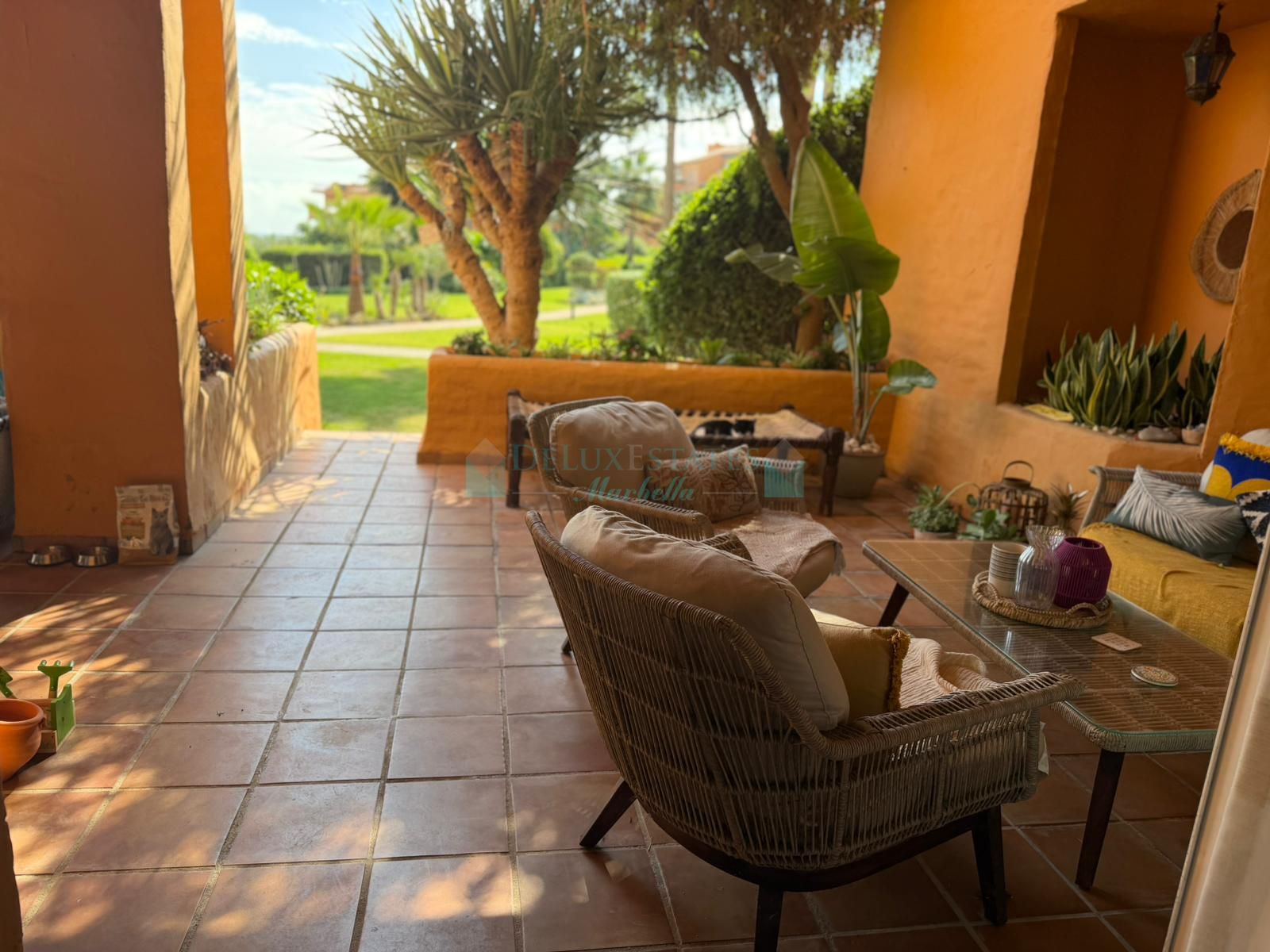 Apartamento Planta Baja en venta en Castillo de la Duquesa, Manilva