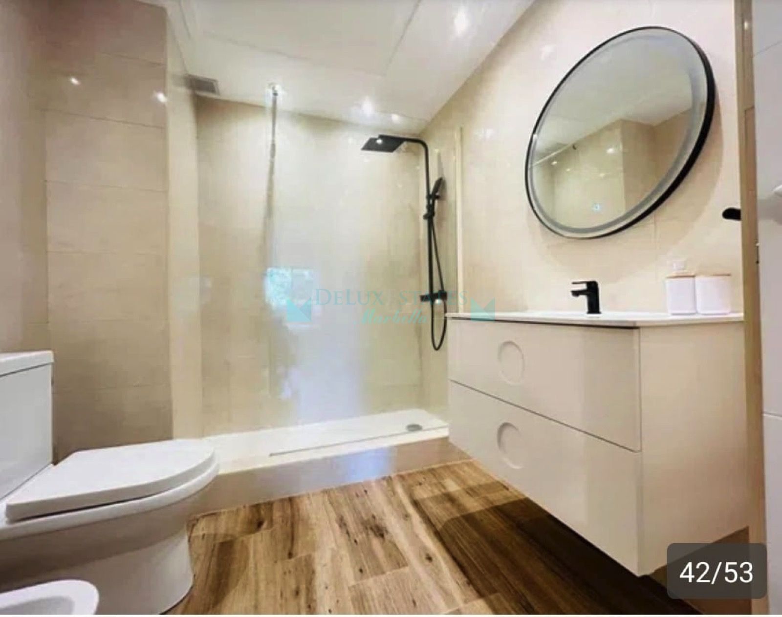 Apartment for sale in Las Brisas, Nueva Andalucia