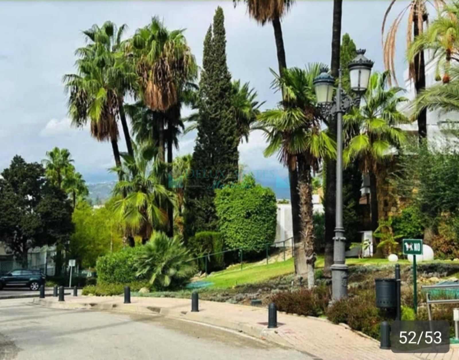 Apartment for sale in Las Brisas, Nueva Andalucia