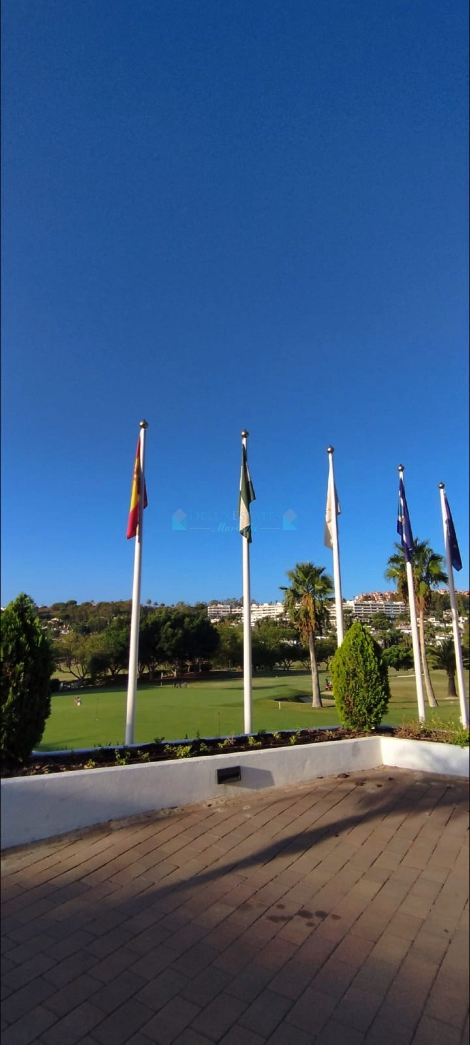 Apartment for sale in Las Brisas, Nueva Andalucia