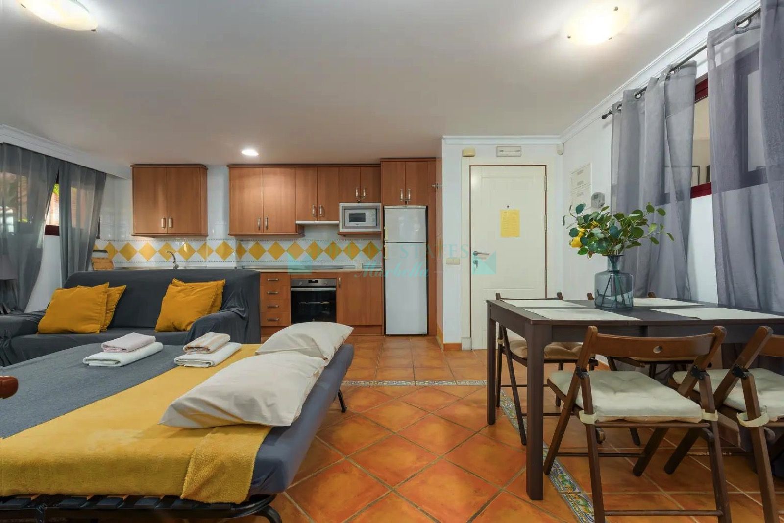 Ground Floor Apartment for sale in El Paraiso, Estepona